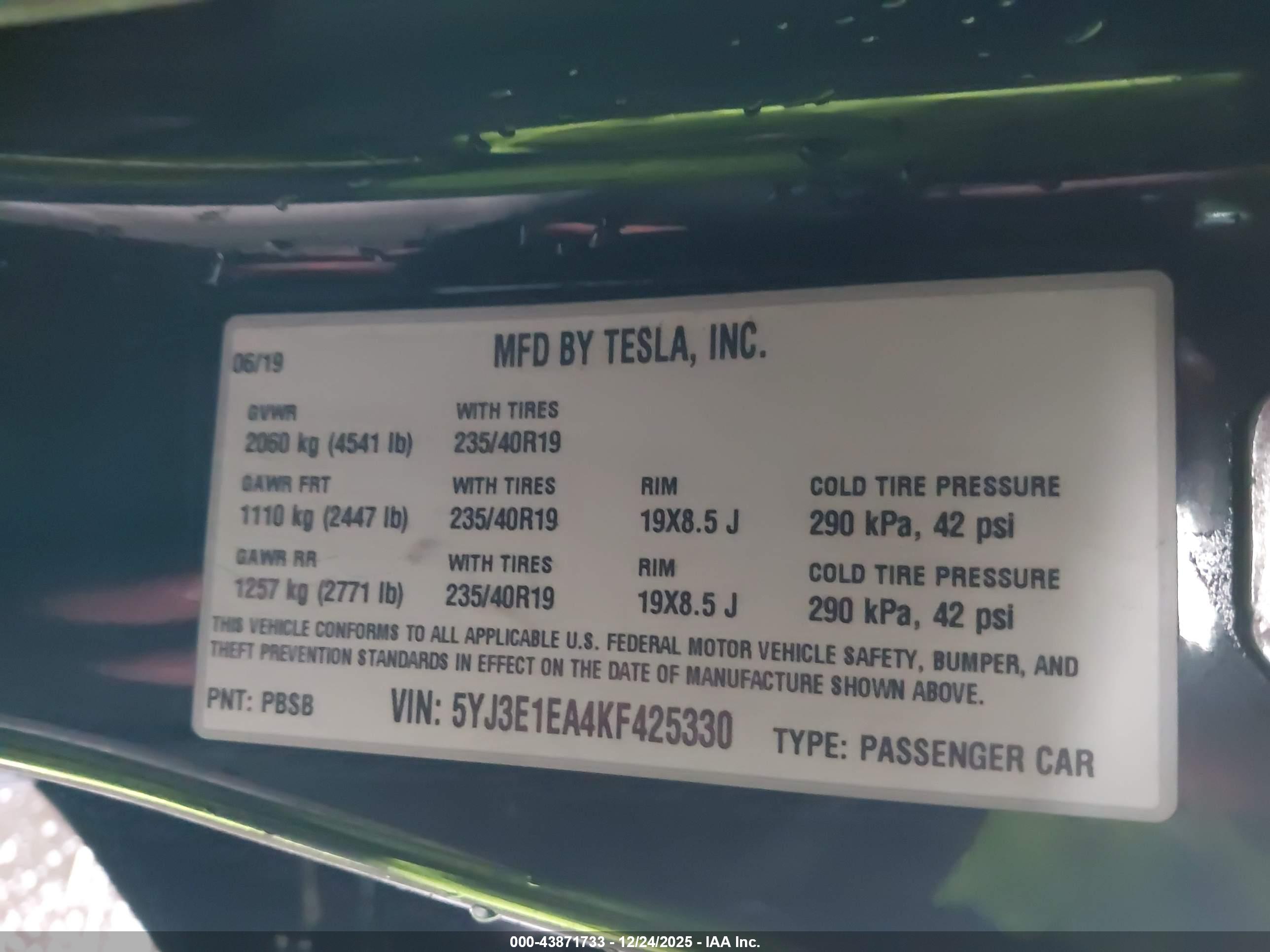TESLA MODEL image 9