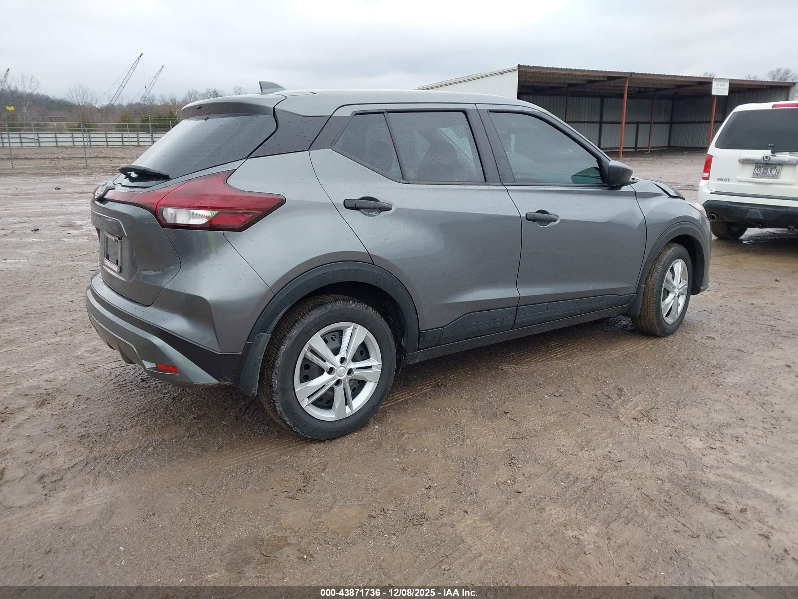 NISSAN KICKS image 4