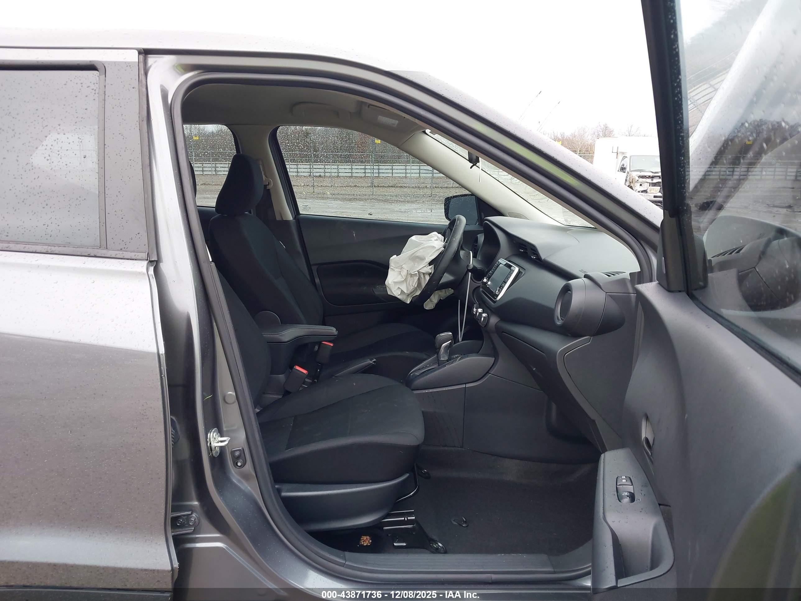 NISSAN KICKS image 5