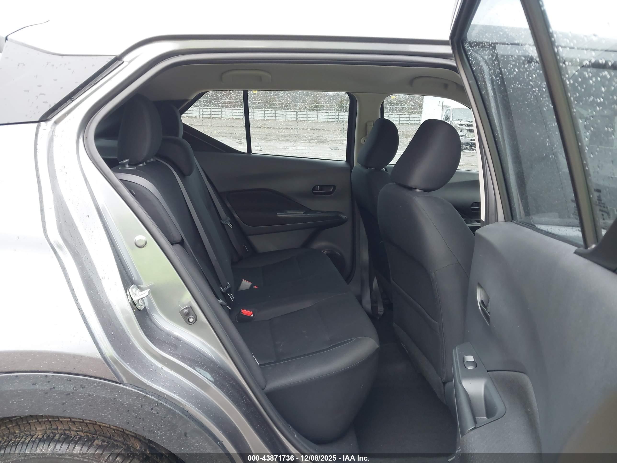 NISSAN KICKS image 8