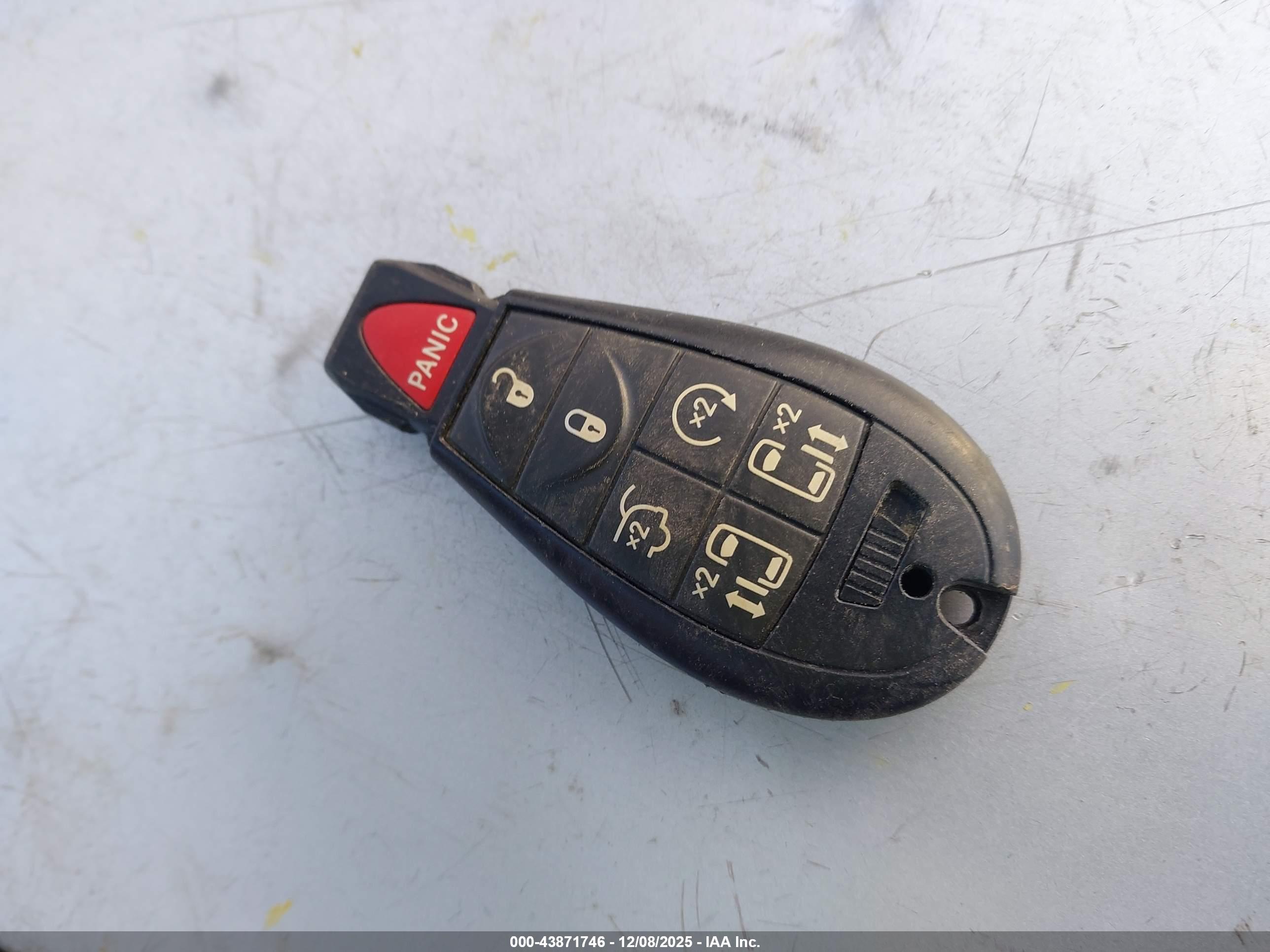 CHRYSLER TOWN image 11
