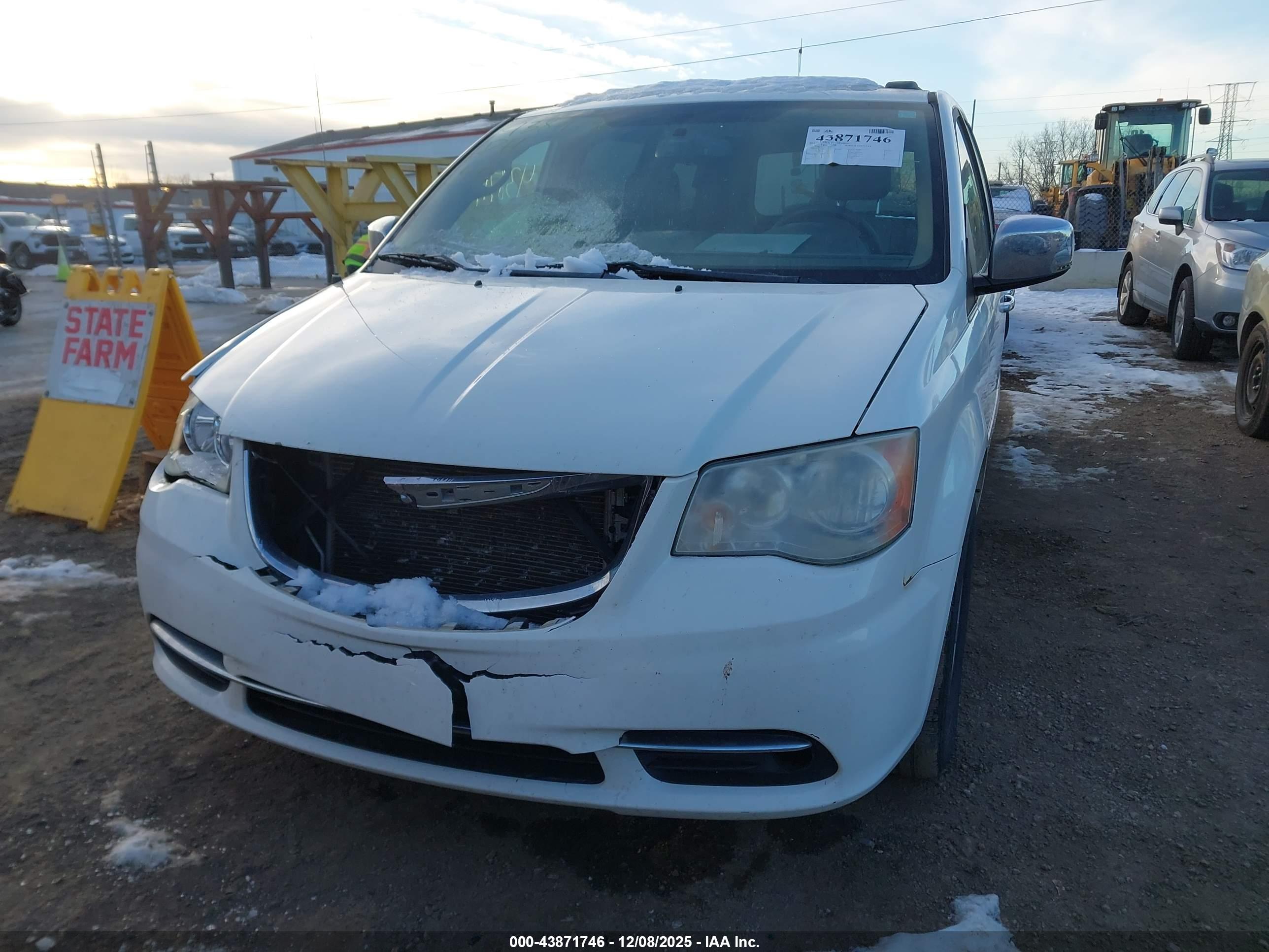 CHRYSLER TOWN image 6