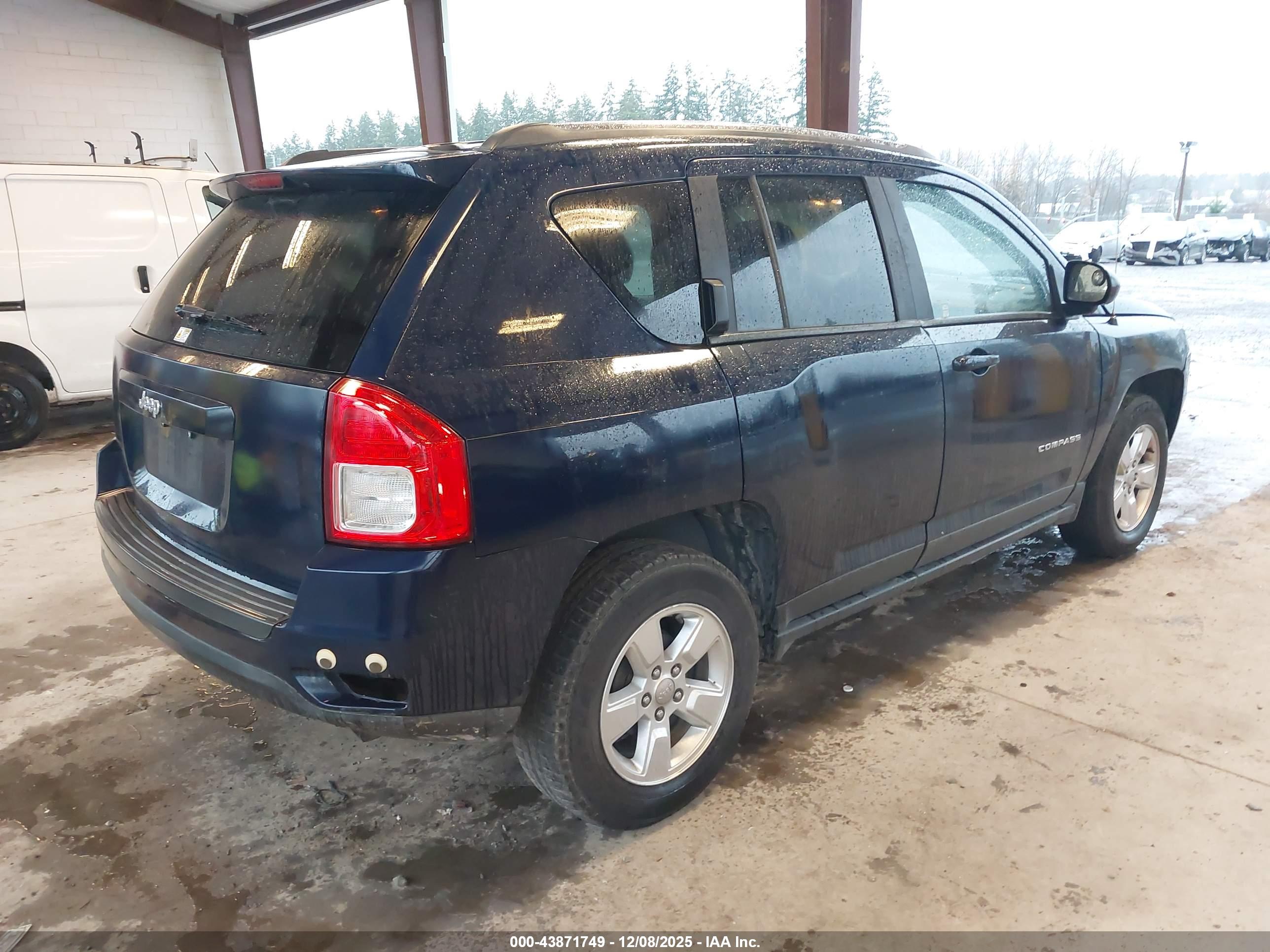 JEEP COMPASS image 4