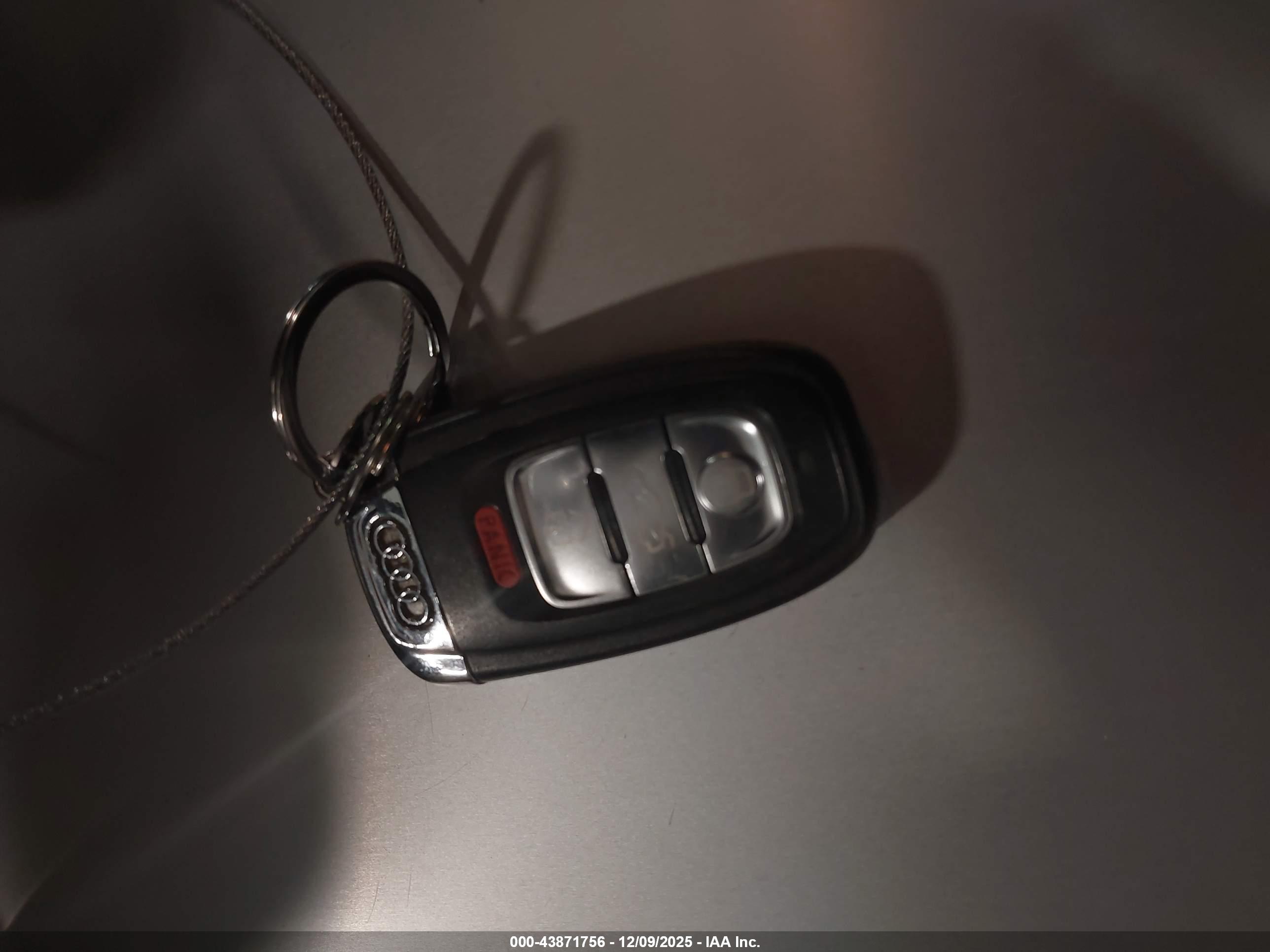 AUDI A4 image 11