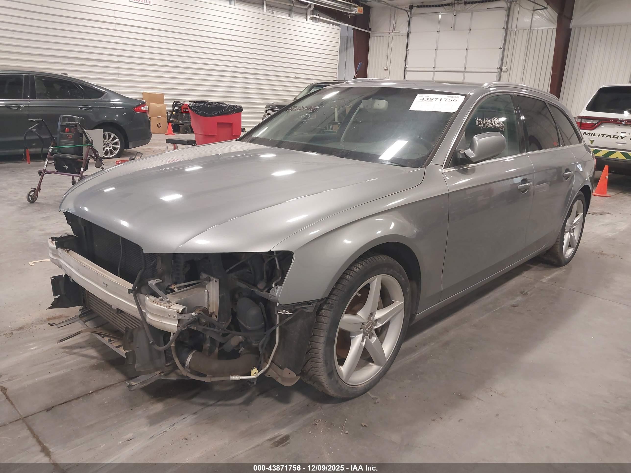 AUDI A4 image 2