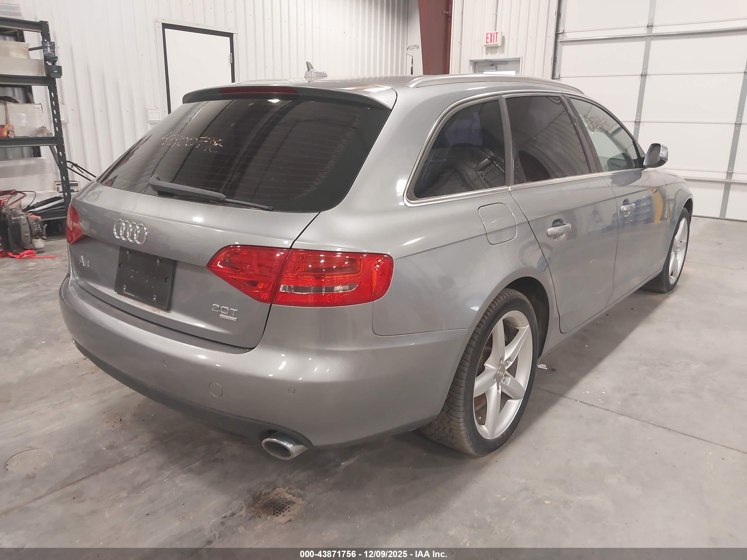 AUDI A4 image 4