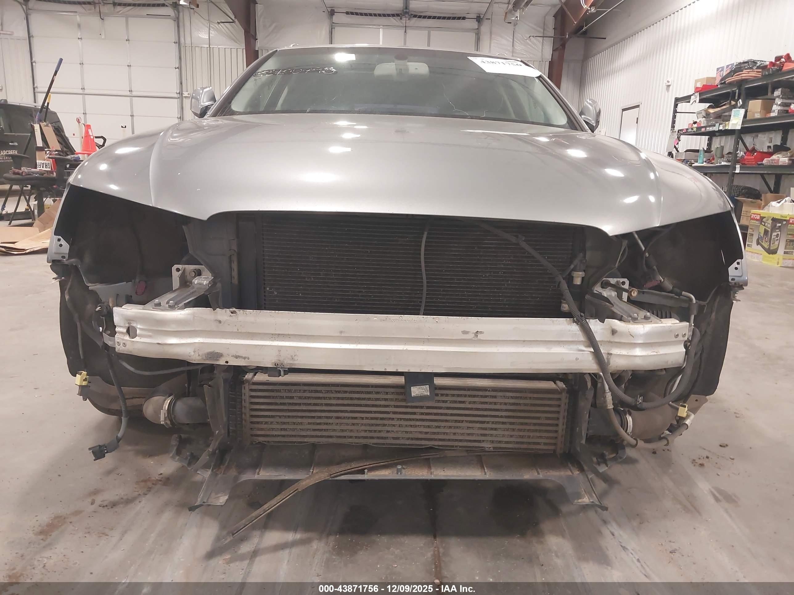 AUDI A4 image 6