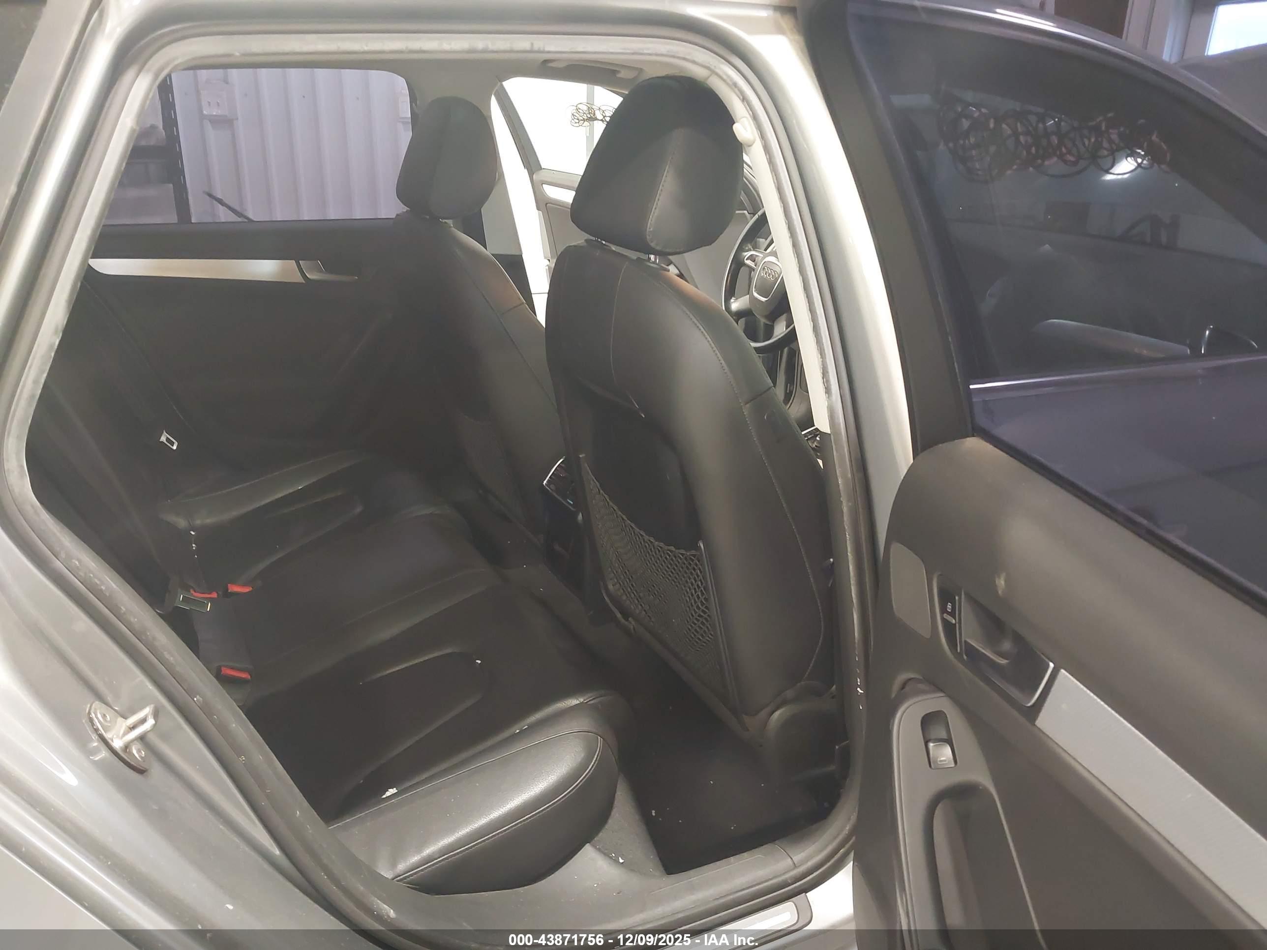 AUDI A4 image 8
