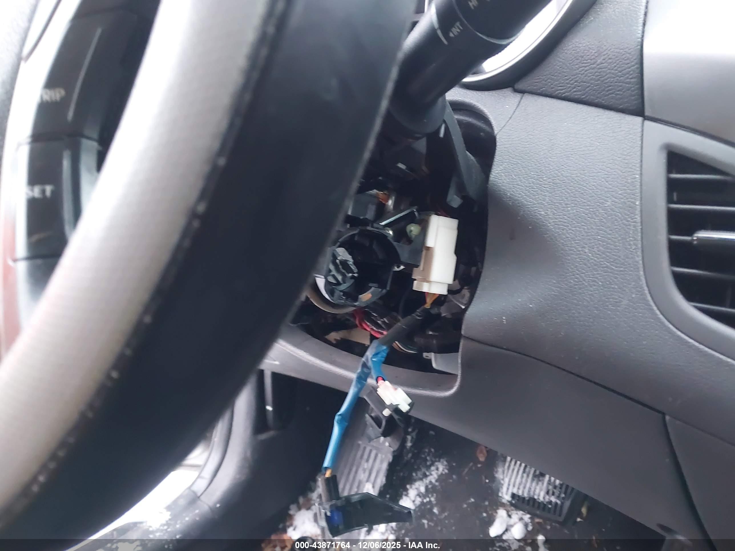 HYUNDAI ELANTRA image 6