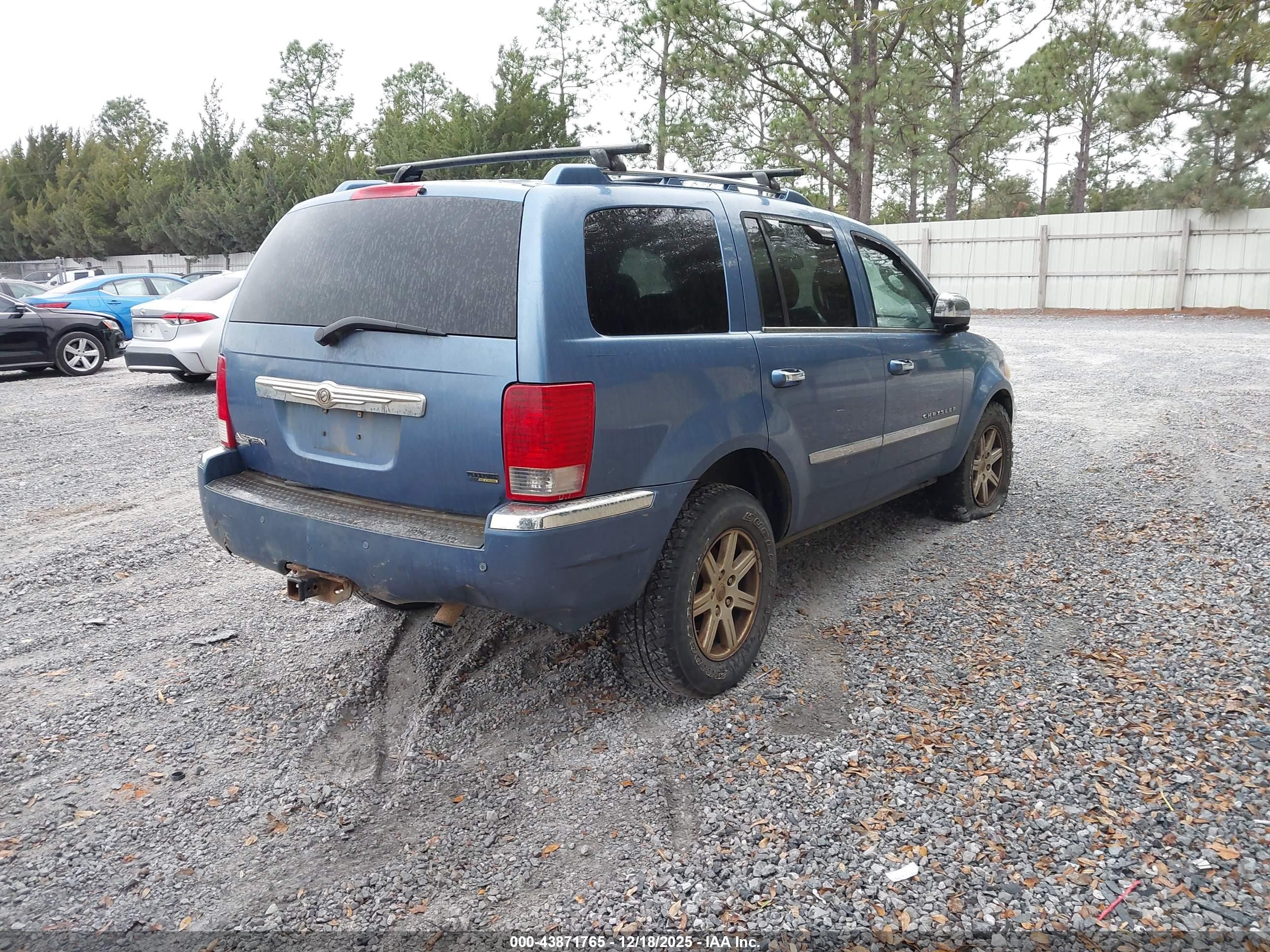 CHRYSLER ASPEN image 4