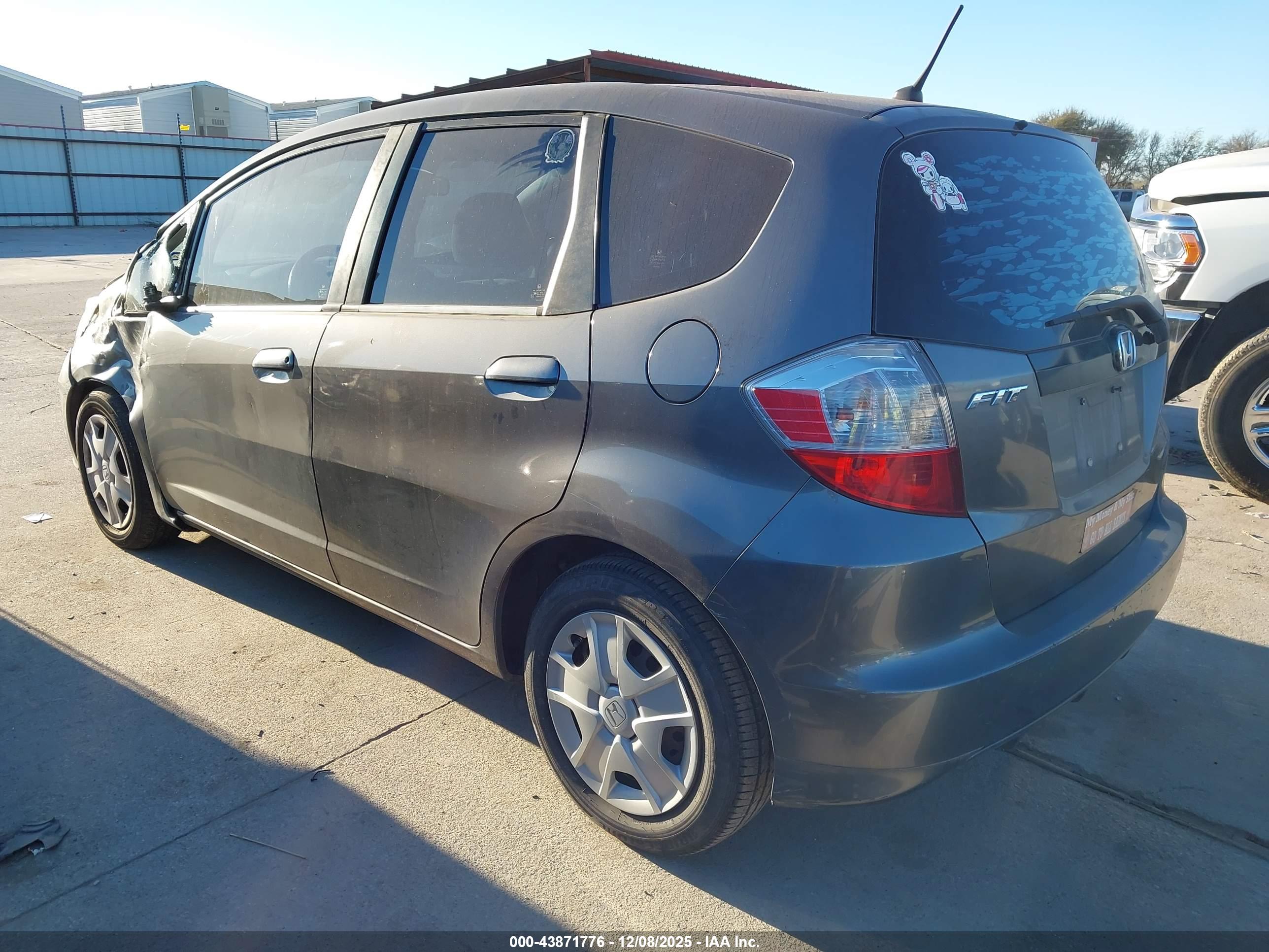 HONDA FIT image 3