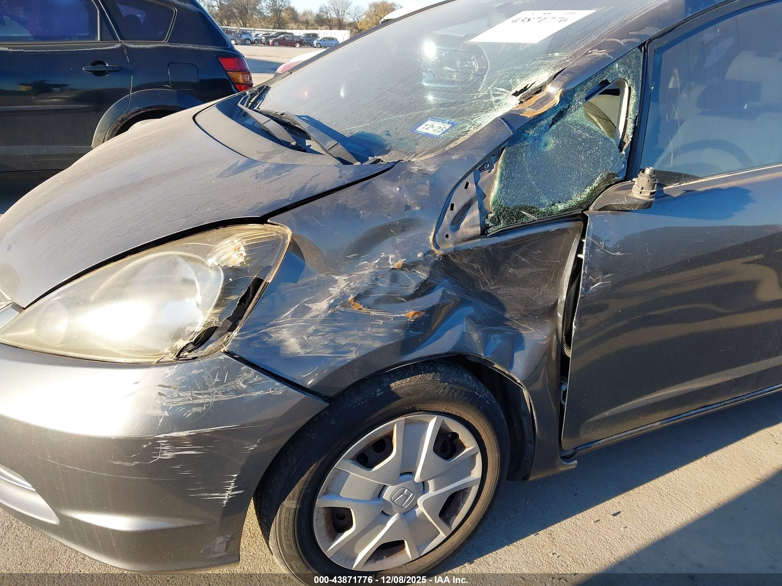 HONDA FIT image 6