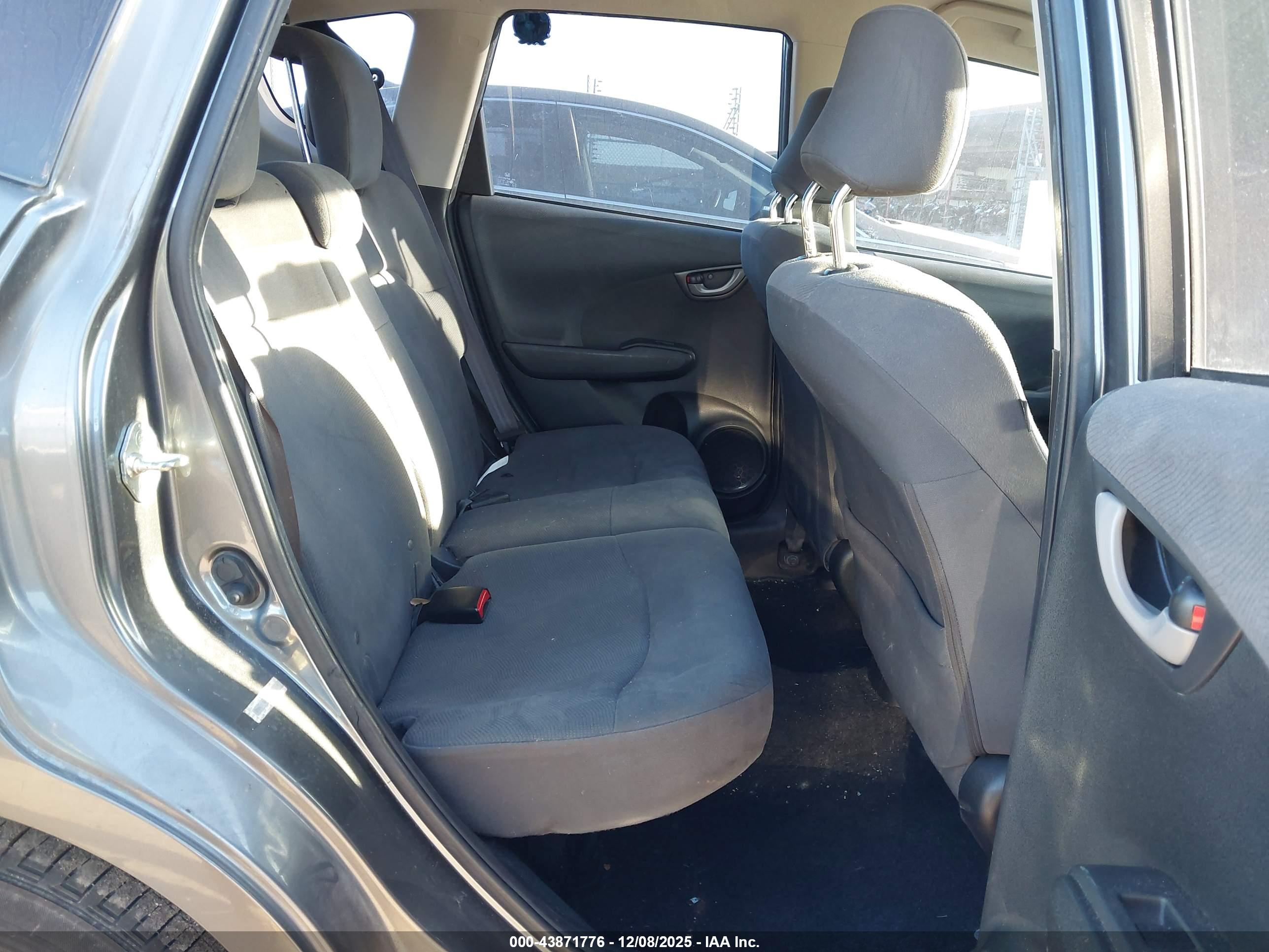 HONDA FIT image 8