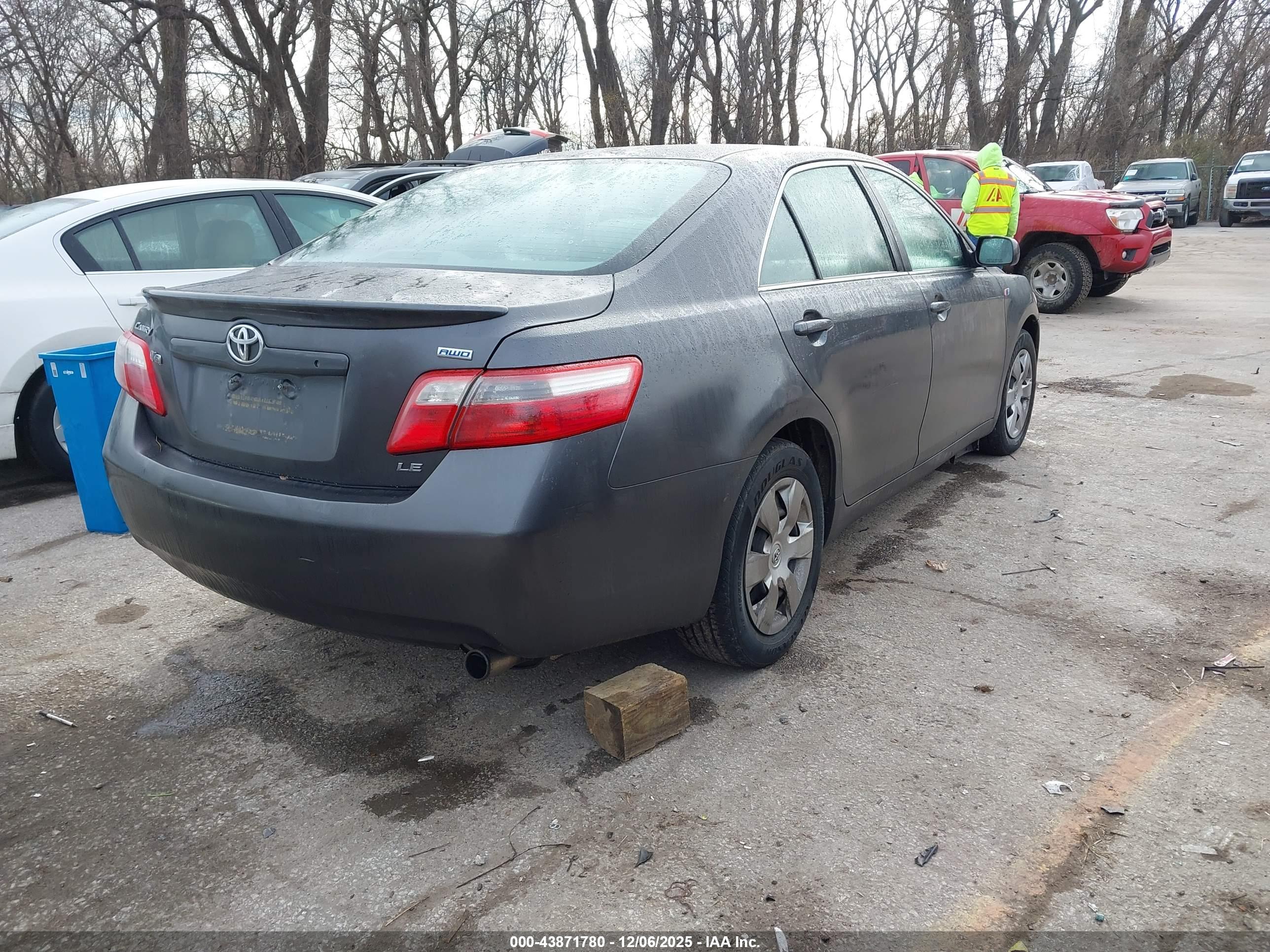 TOYOTA CAMRY image 4