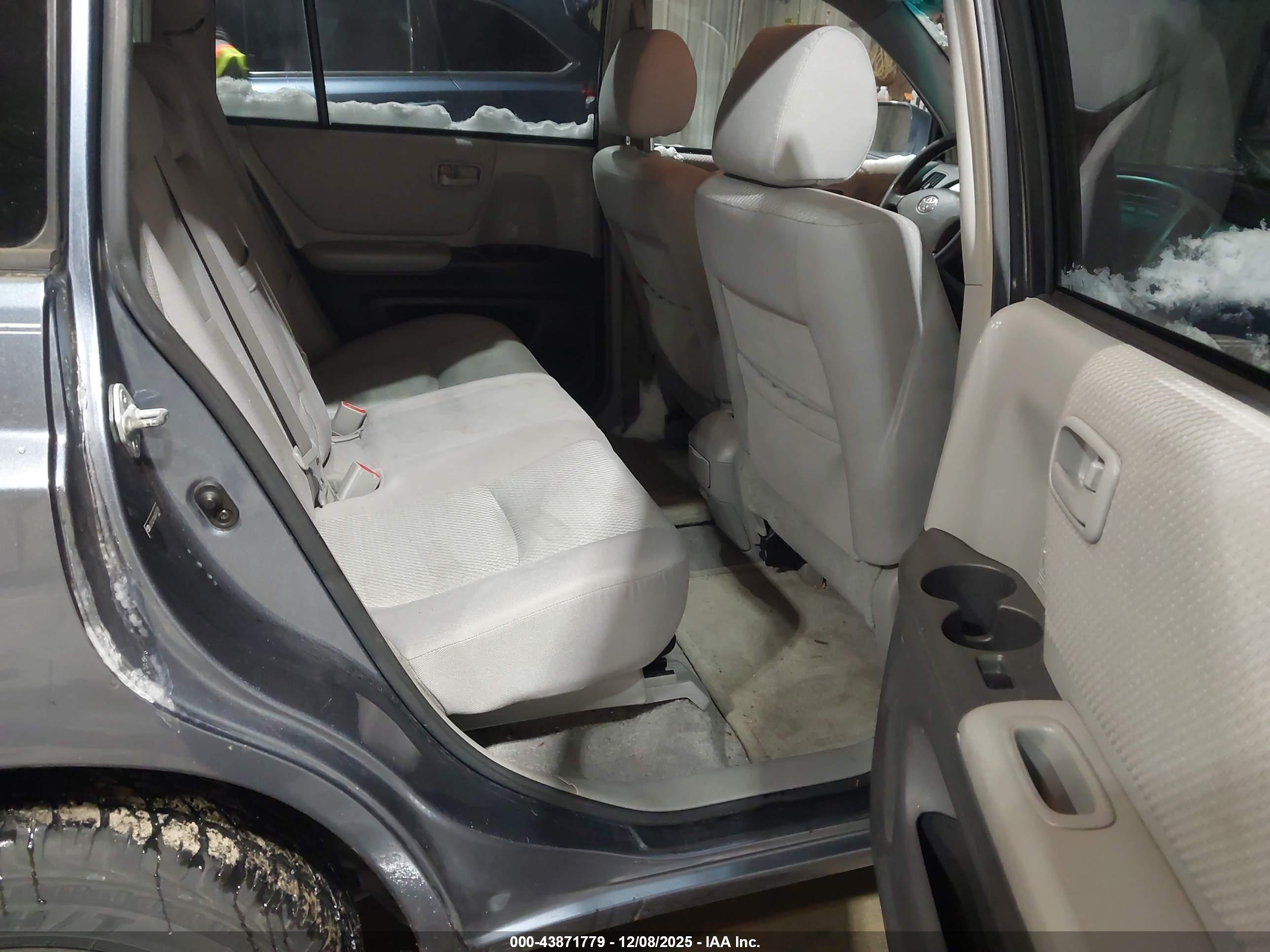 TOYOTA HIGHLANDER image 8