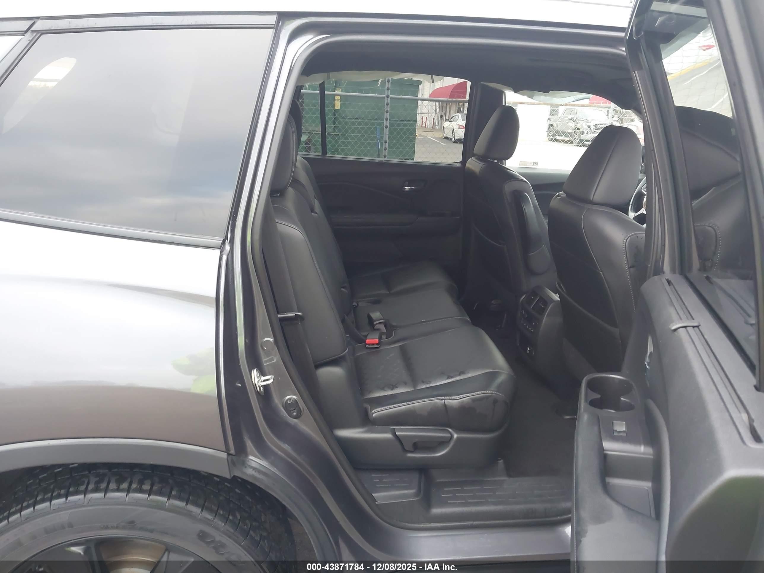 HONDA PASSPORT image 8
