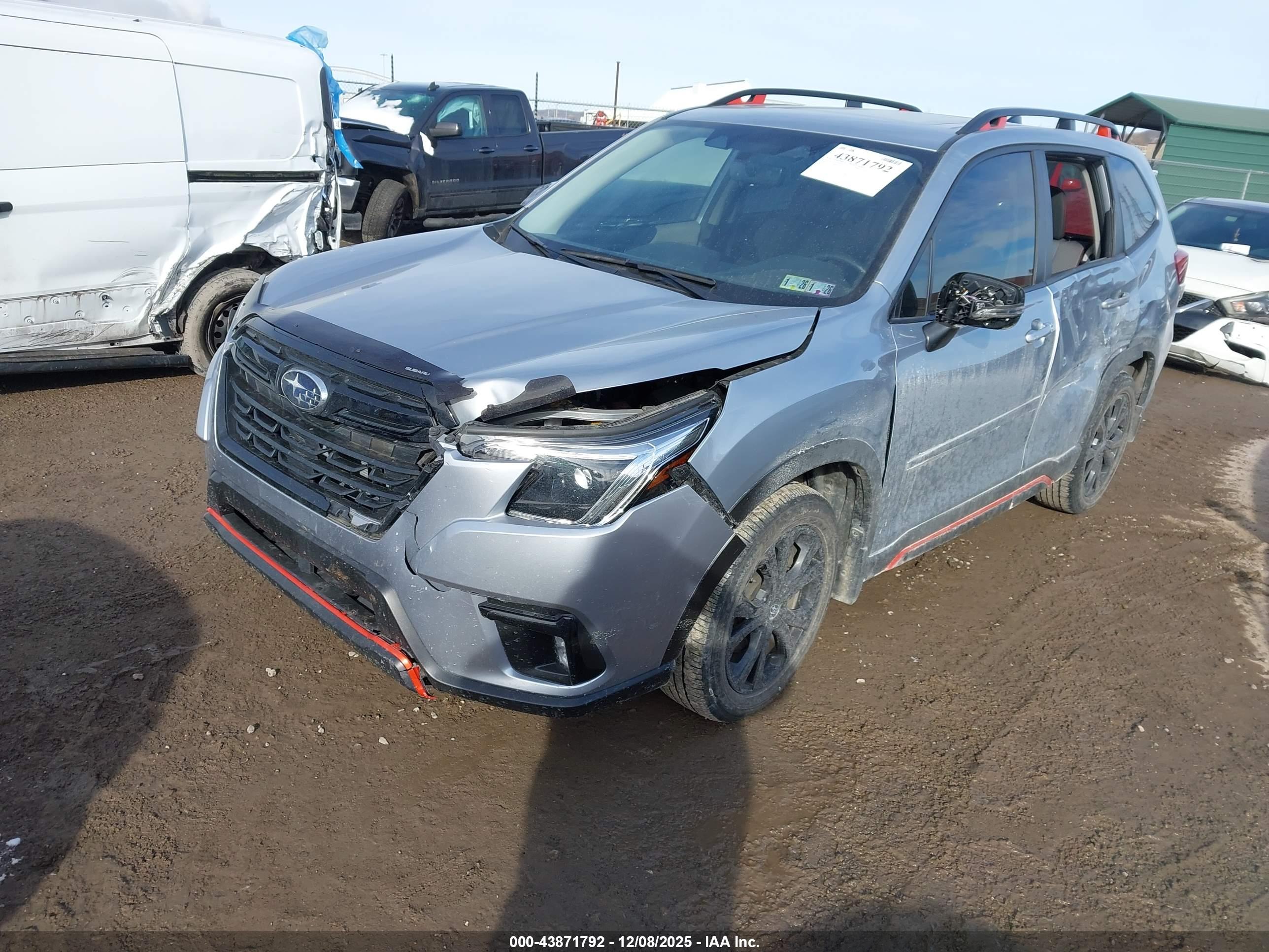 SUBARU FORESTER image 2