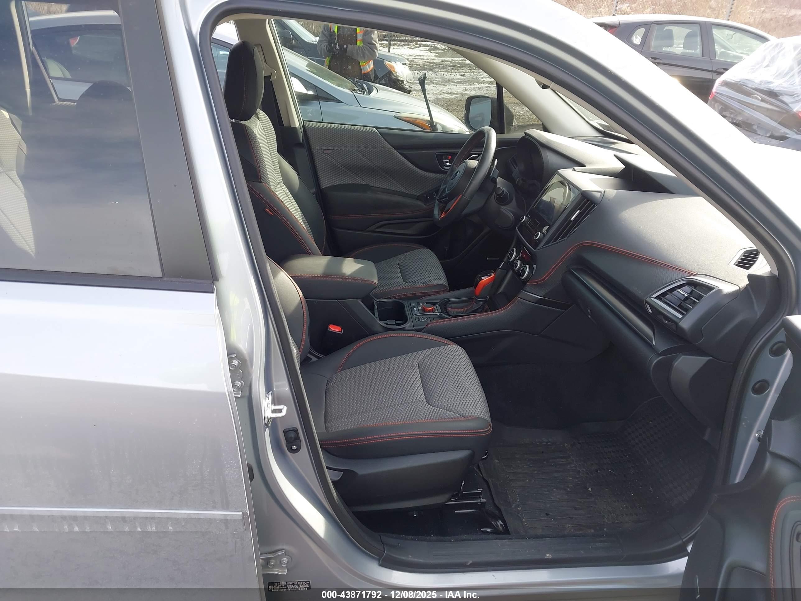SUBARU FORESTER image 5