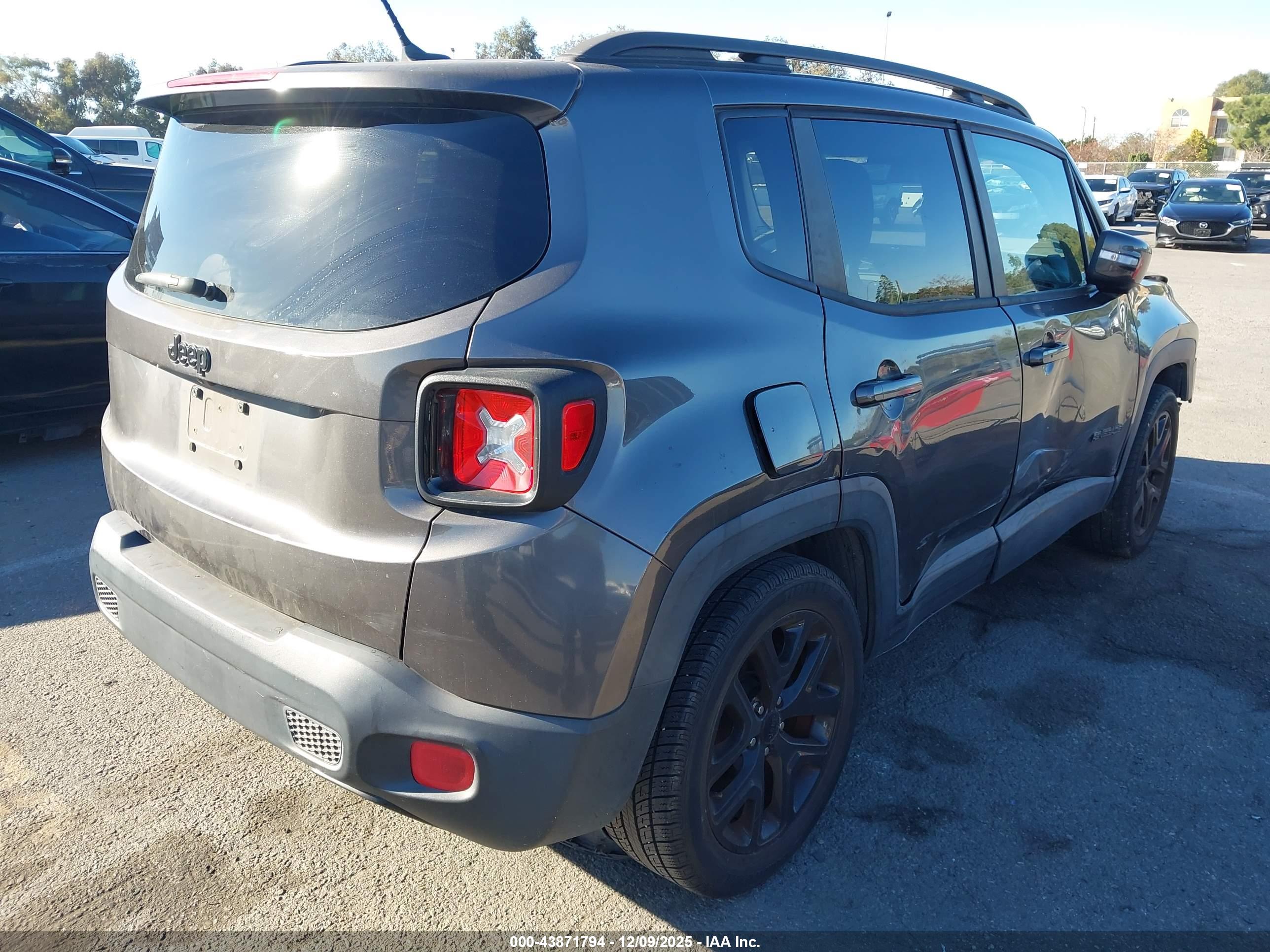 JEEP RENEGADE image 4
