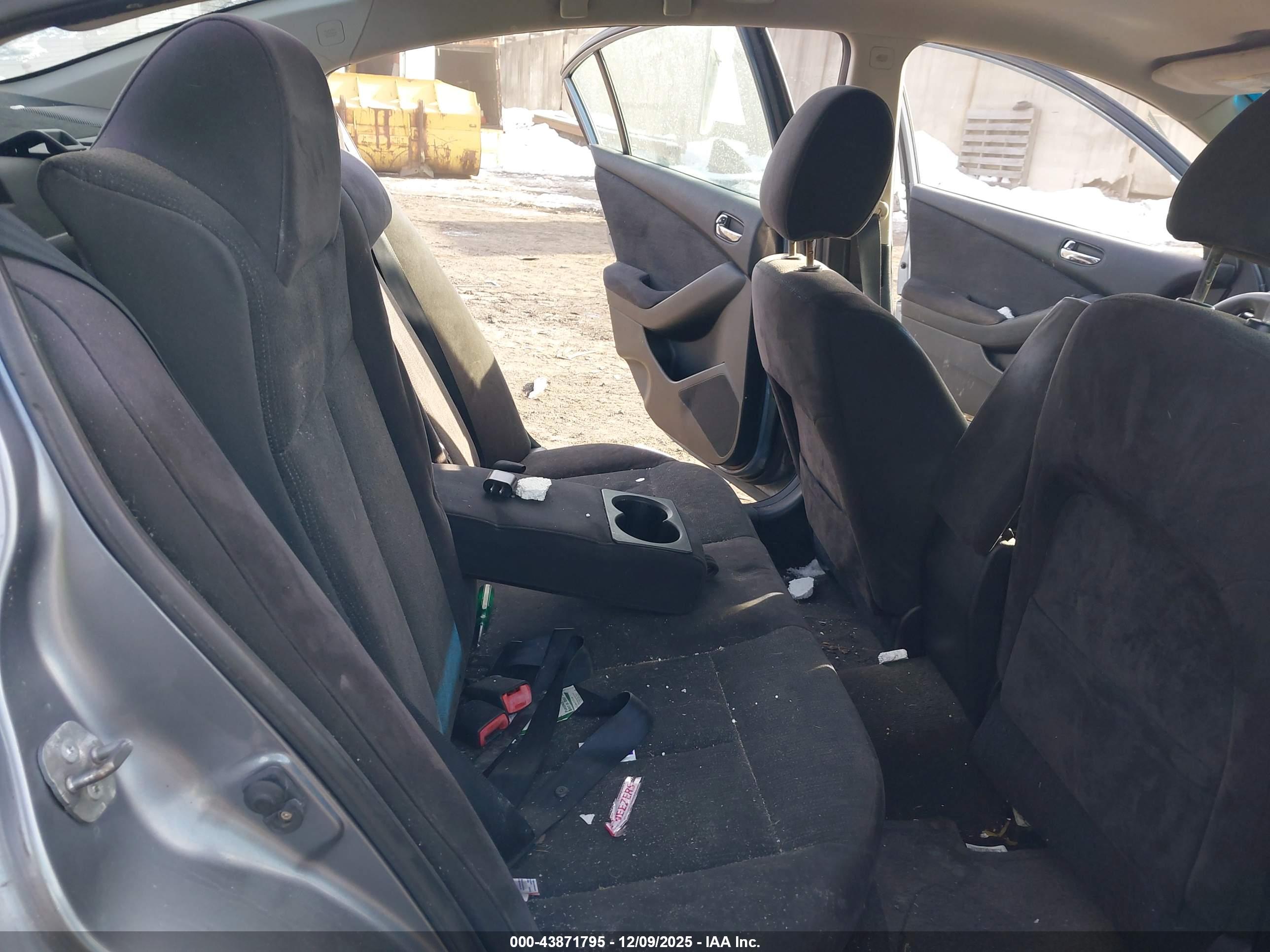 NISSAN ALTIMA image 8