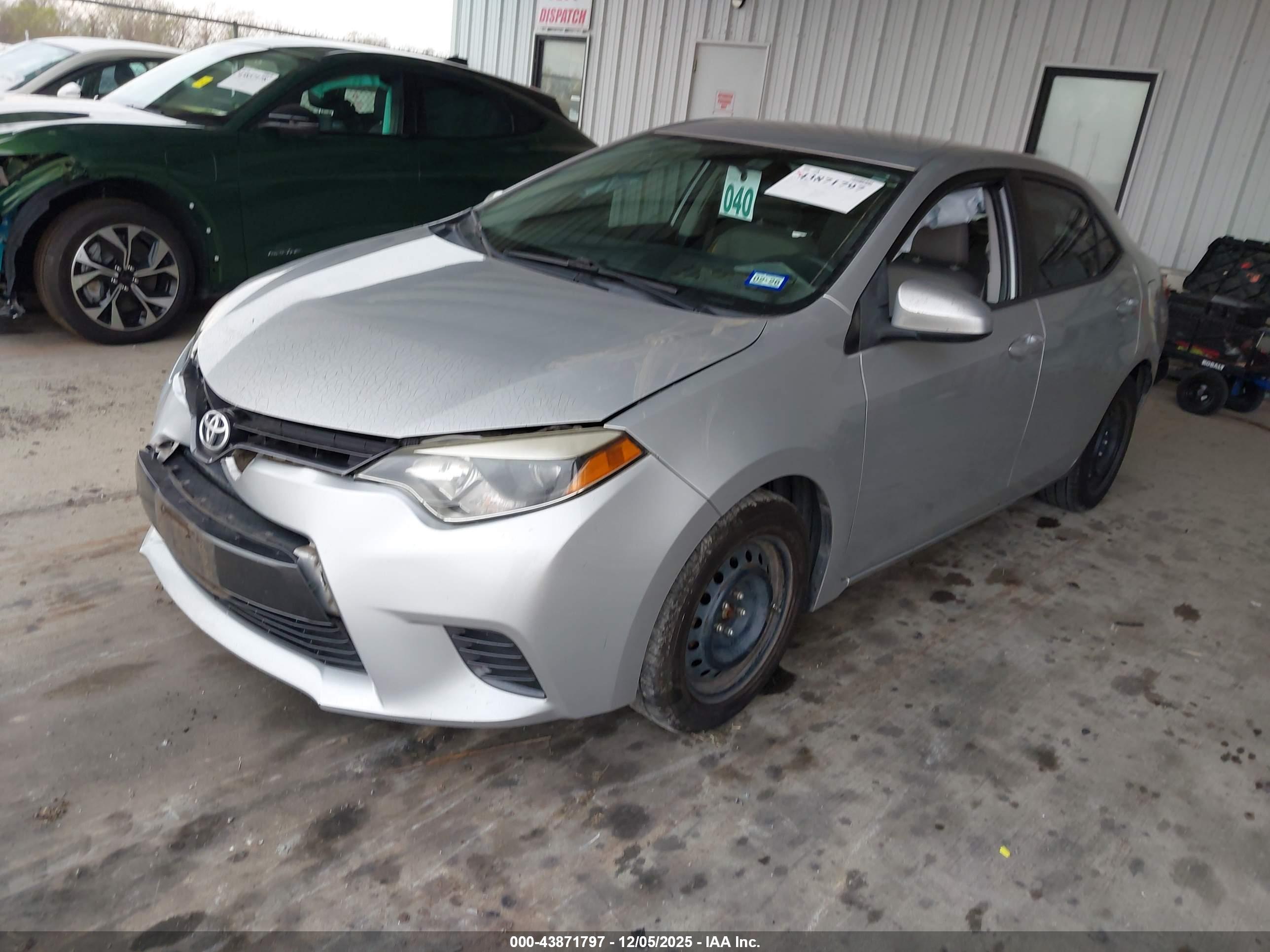 TOYOTA COROLLA image 2