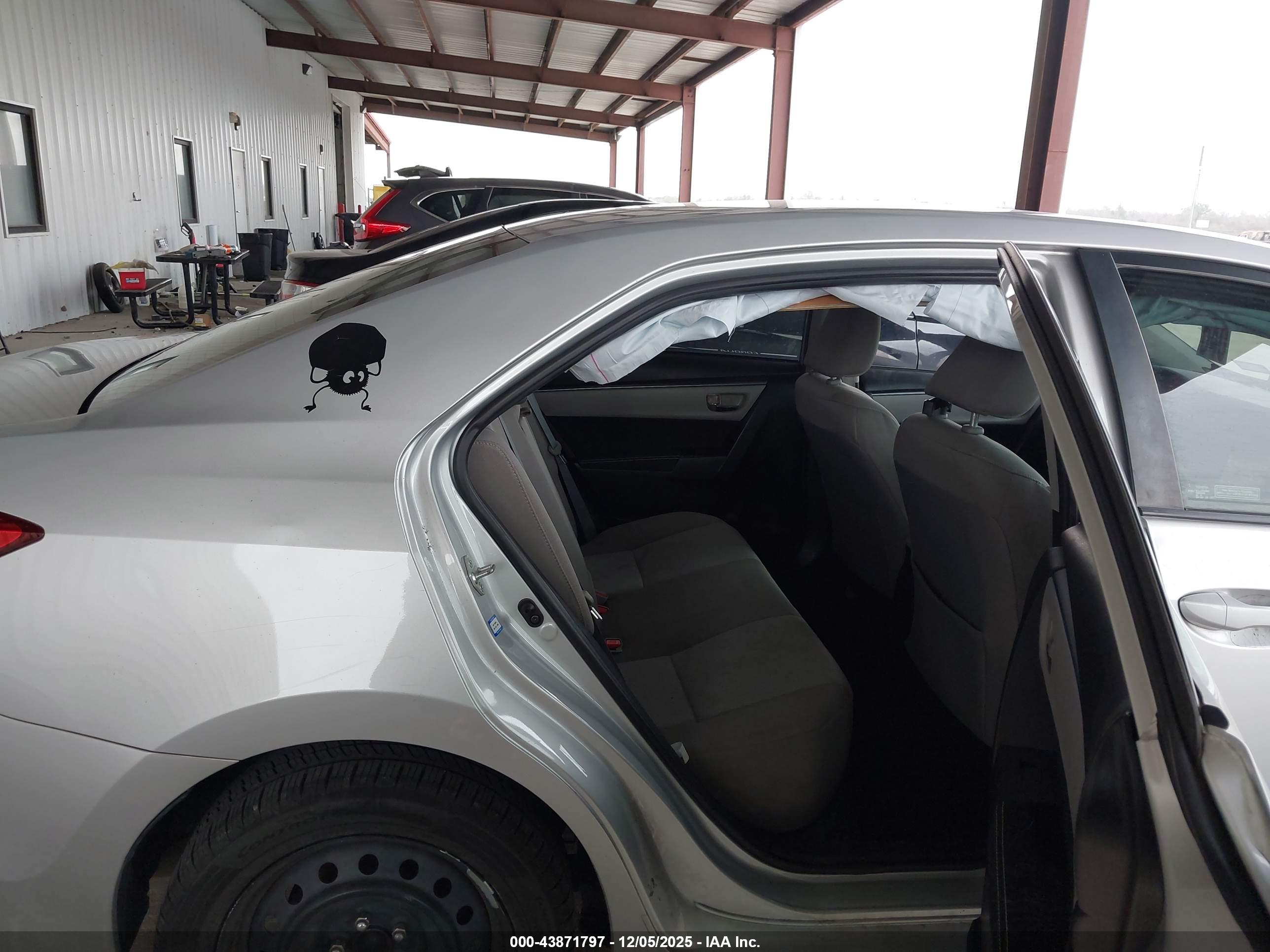 TOYOTA COROLLA image 8
