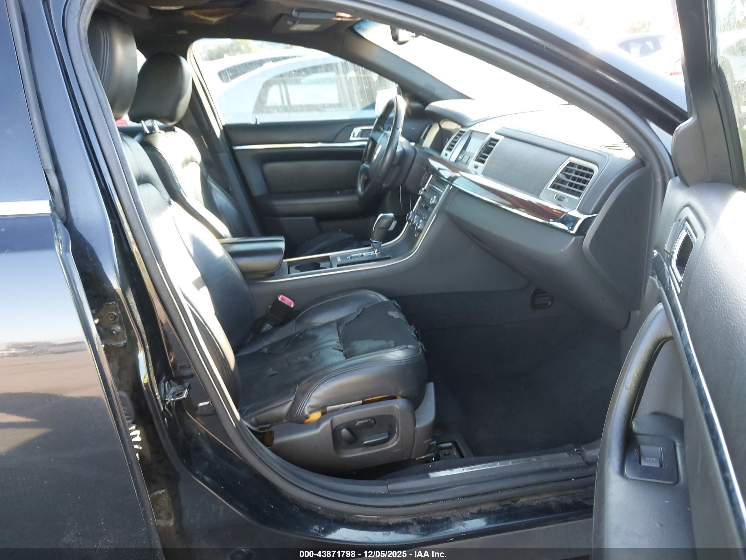 LINCOLN MKS image 5