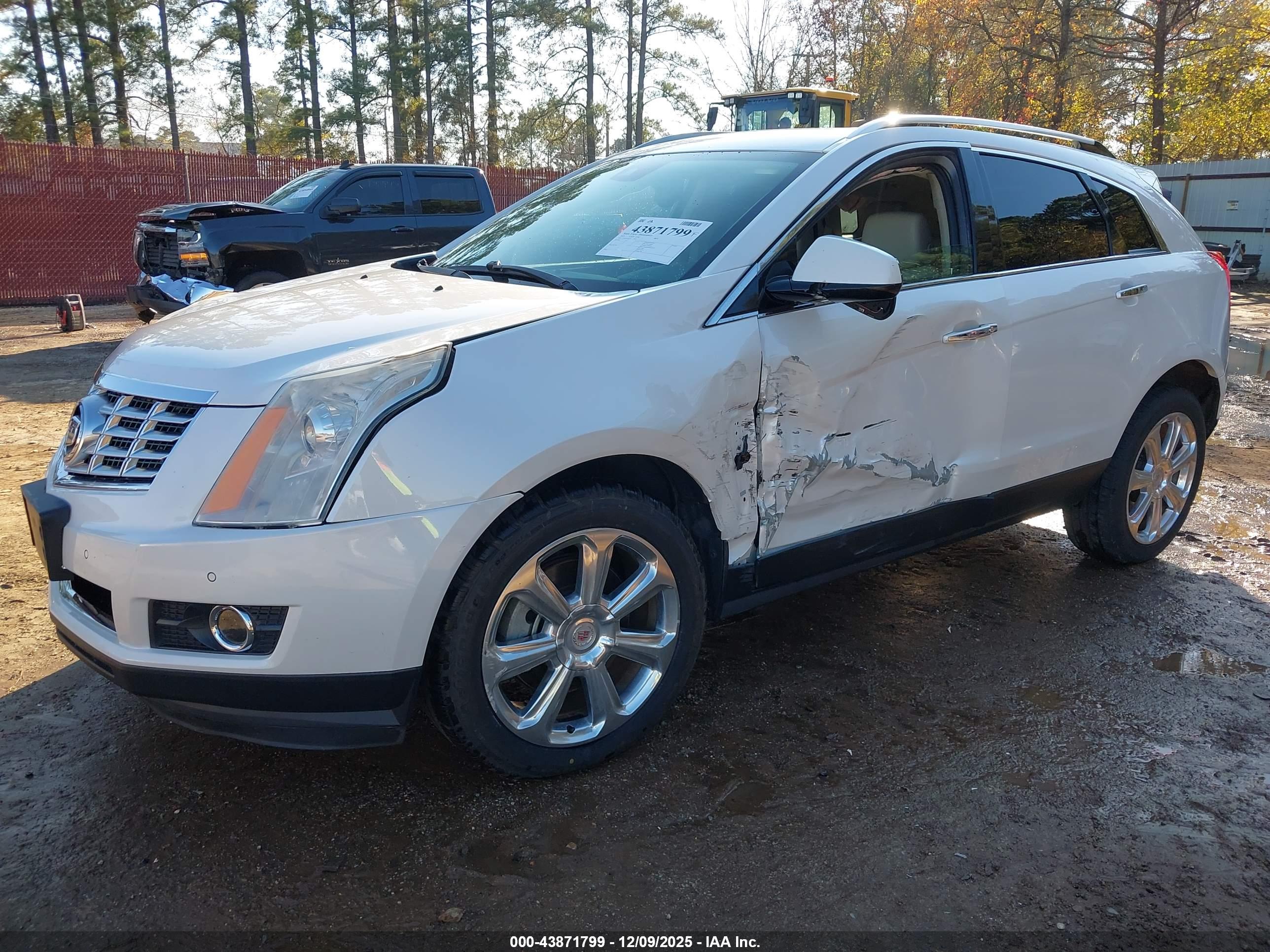 CADILLAC SRX image 2