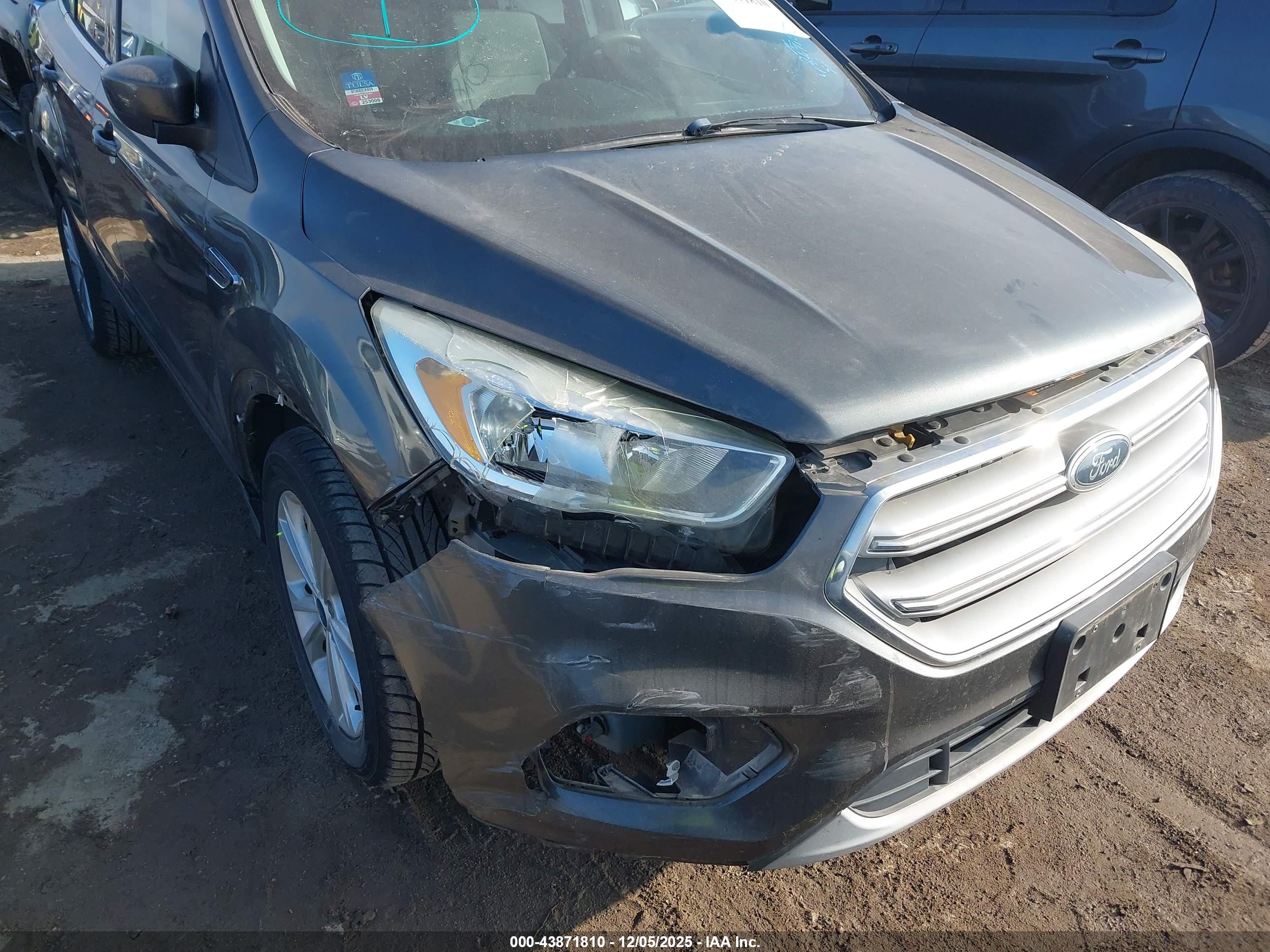 FORD ESCAPE image 6