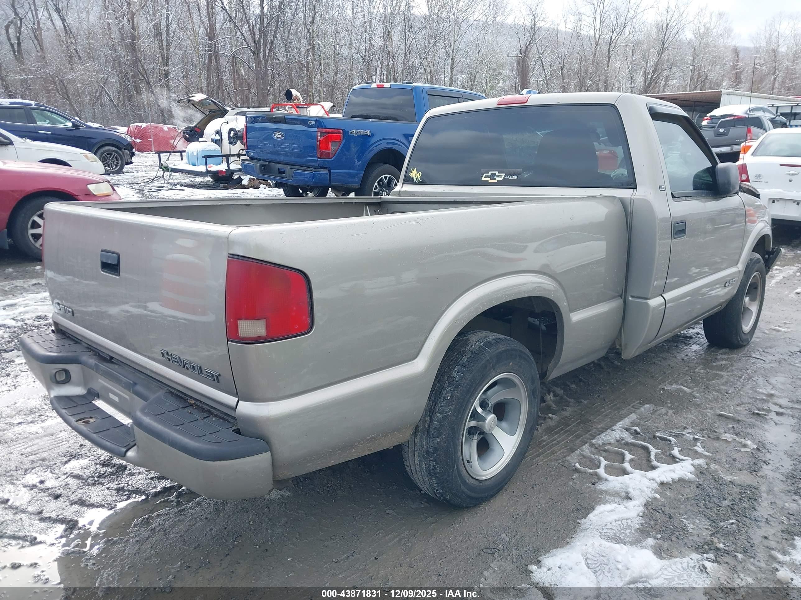 CHEVROLET S-10 image 4