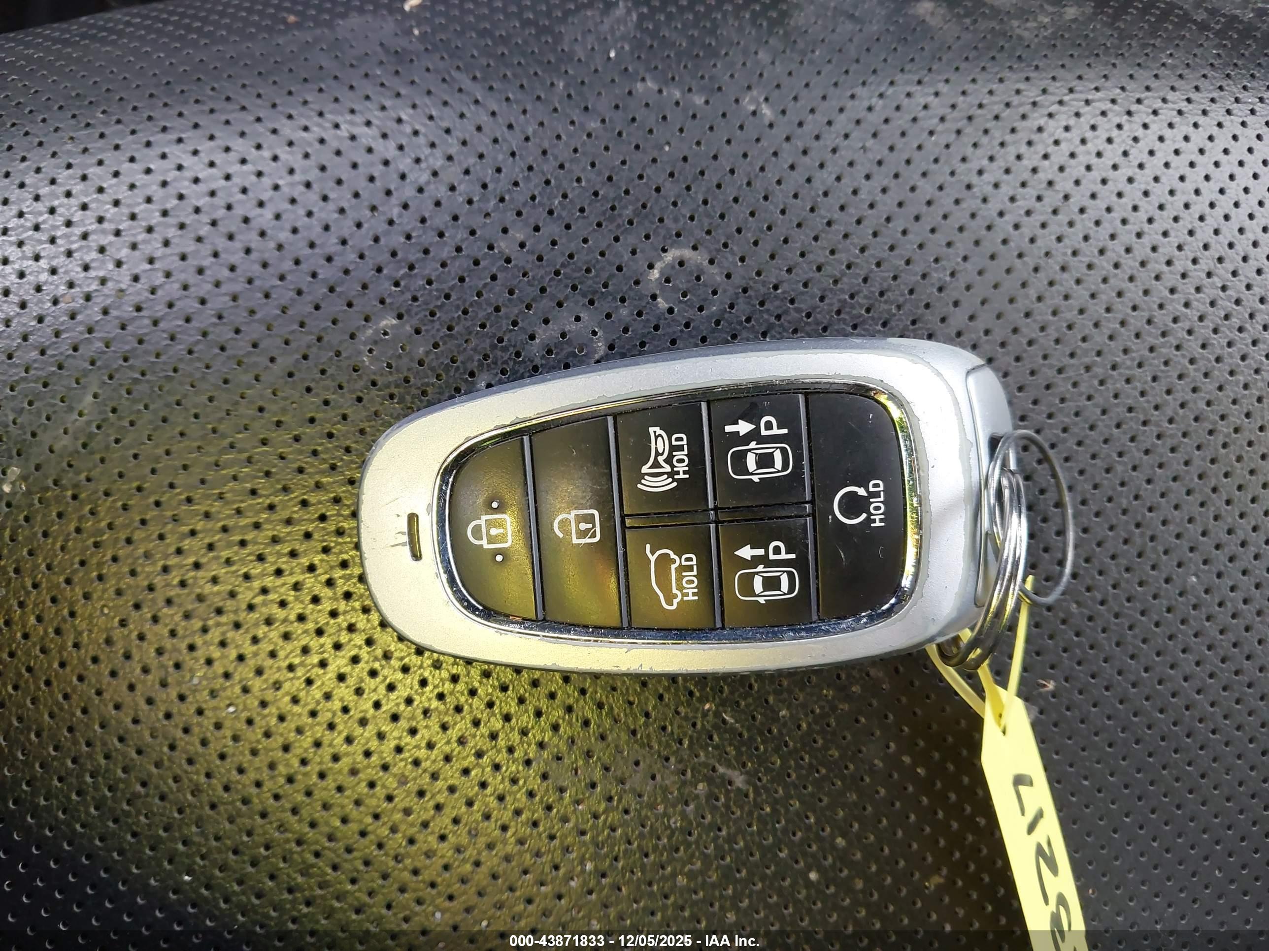 HYUNDAI TUCSON image 11
