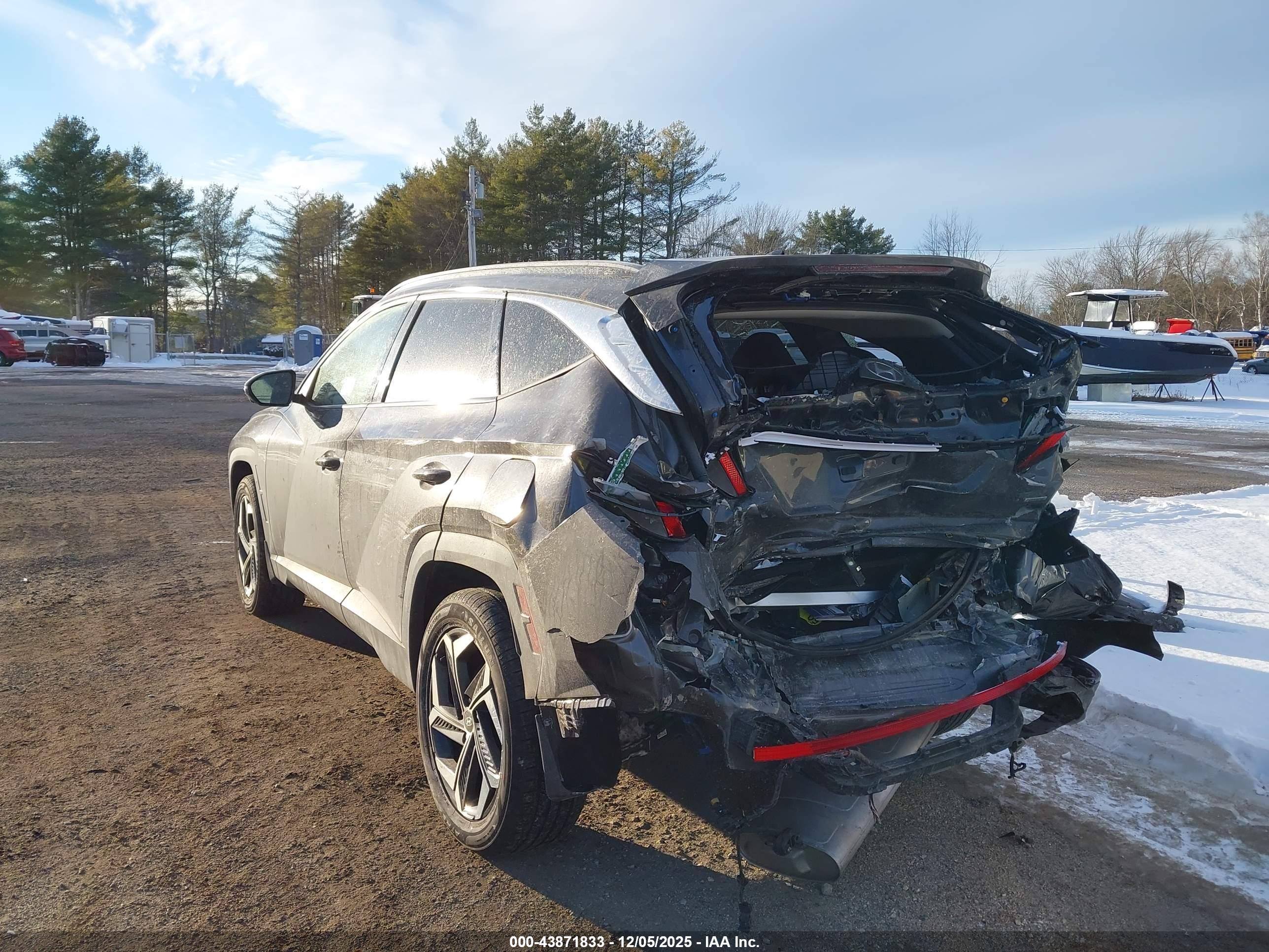 HYUNDAI TUCSON image 3