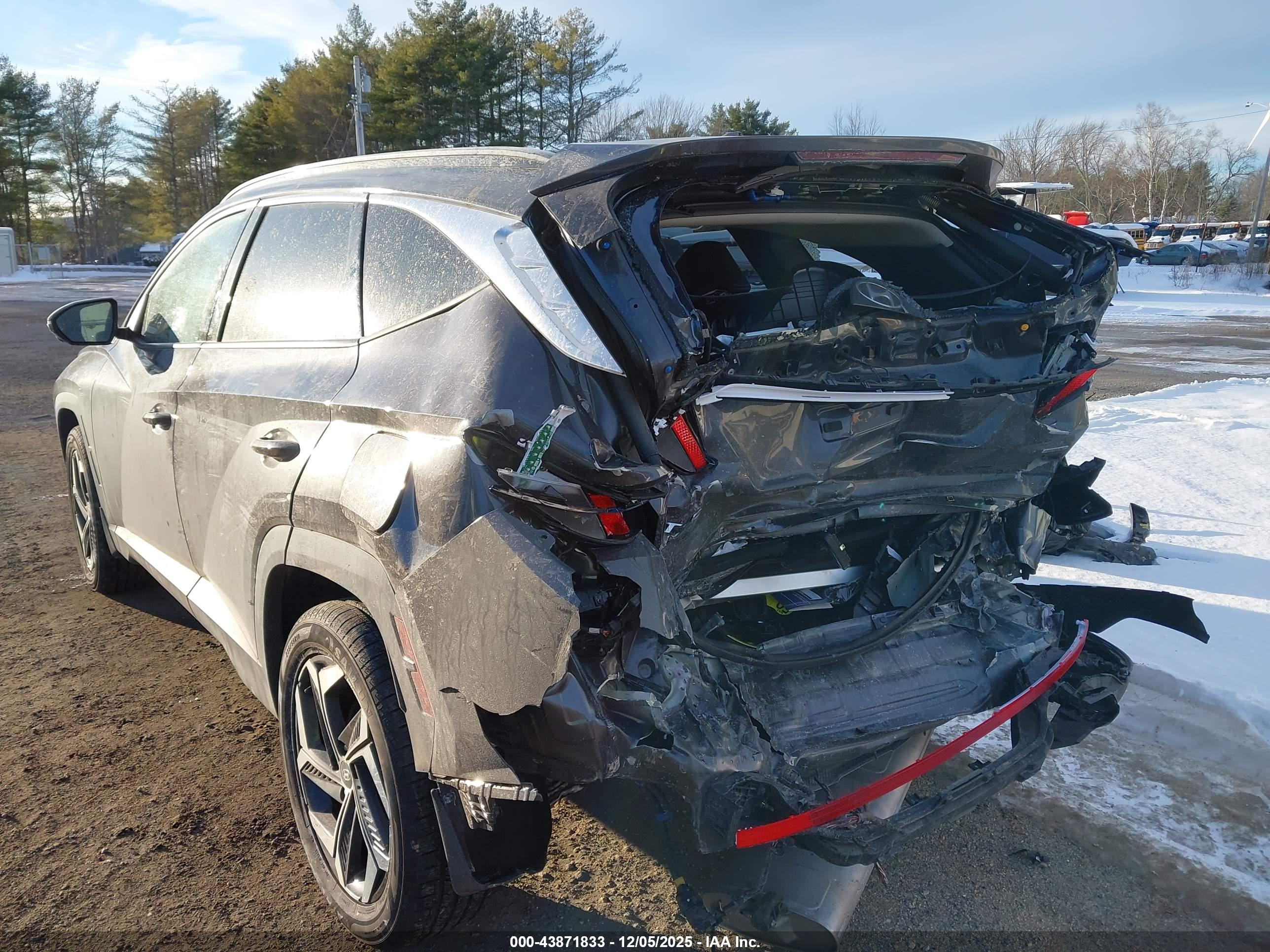 HYUNDAI TUCSON image 6