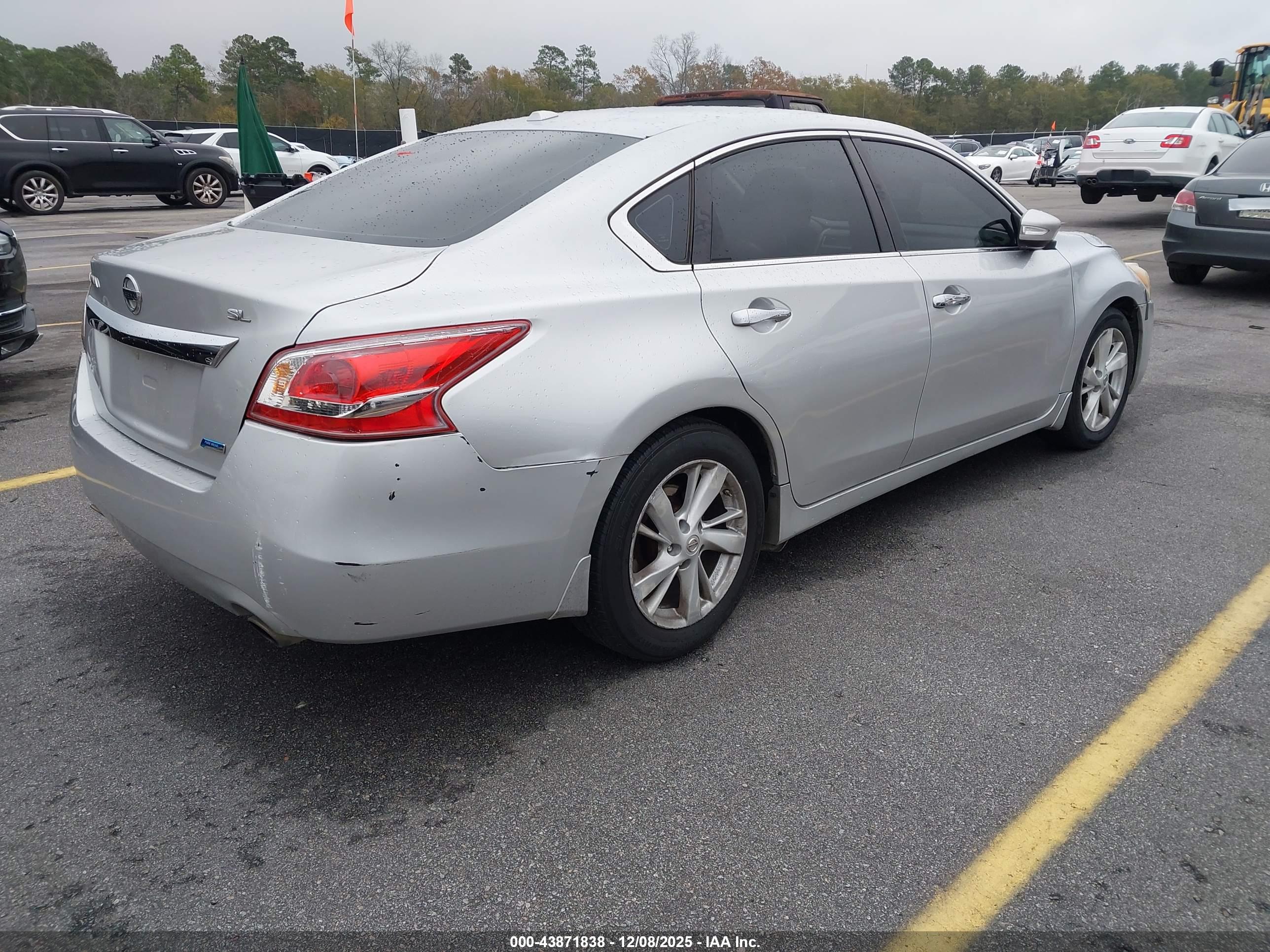 NISSAN ALTIMA image 4