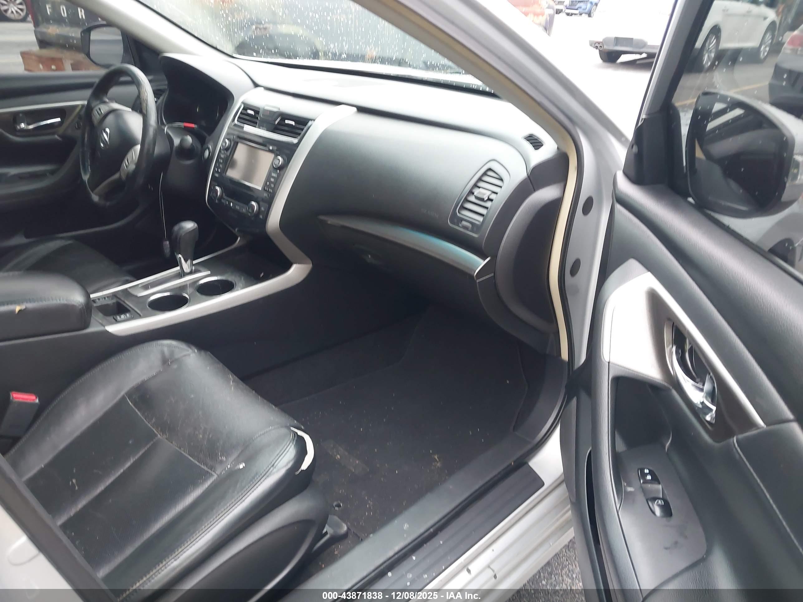 NISSAN ALTIMA image 5