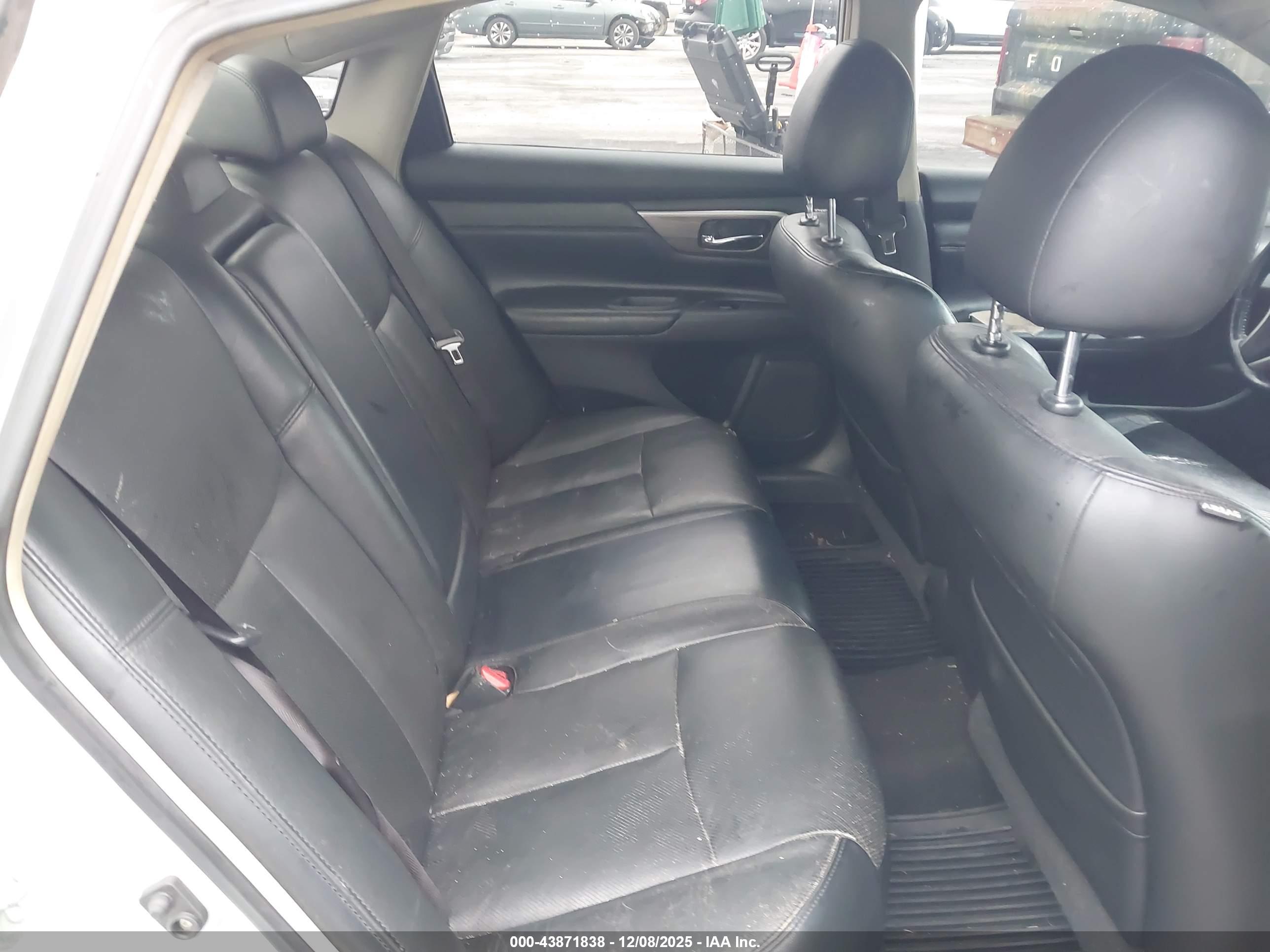 NISSAN ALTIMA image 8