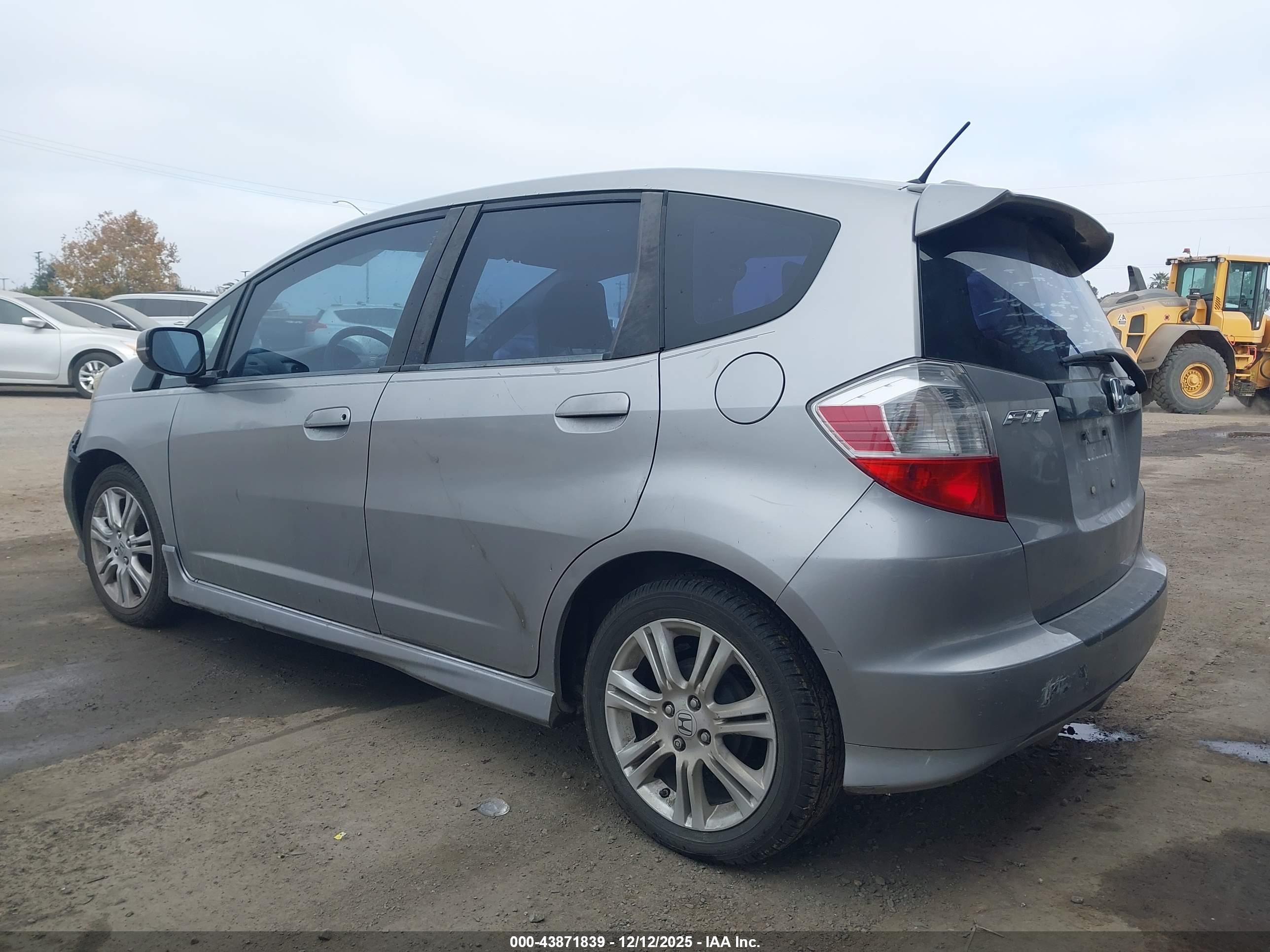 HONDA FIT image 3