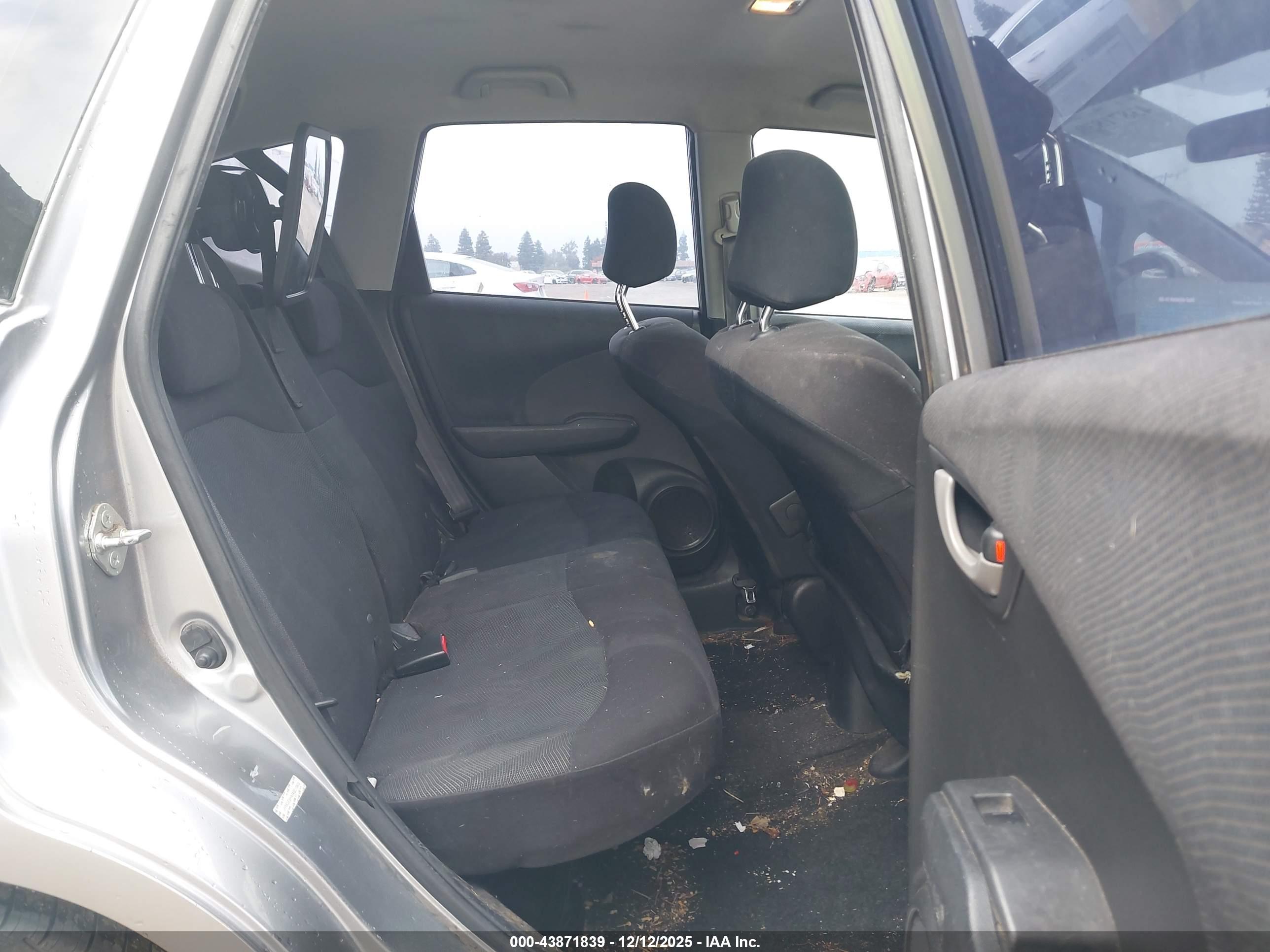 HONDA FIT image 8