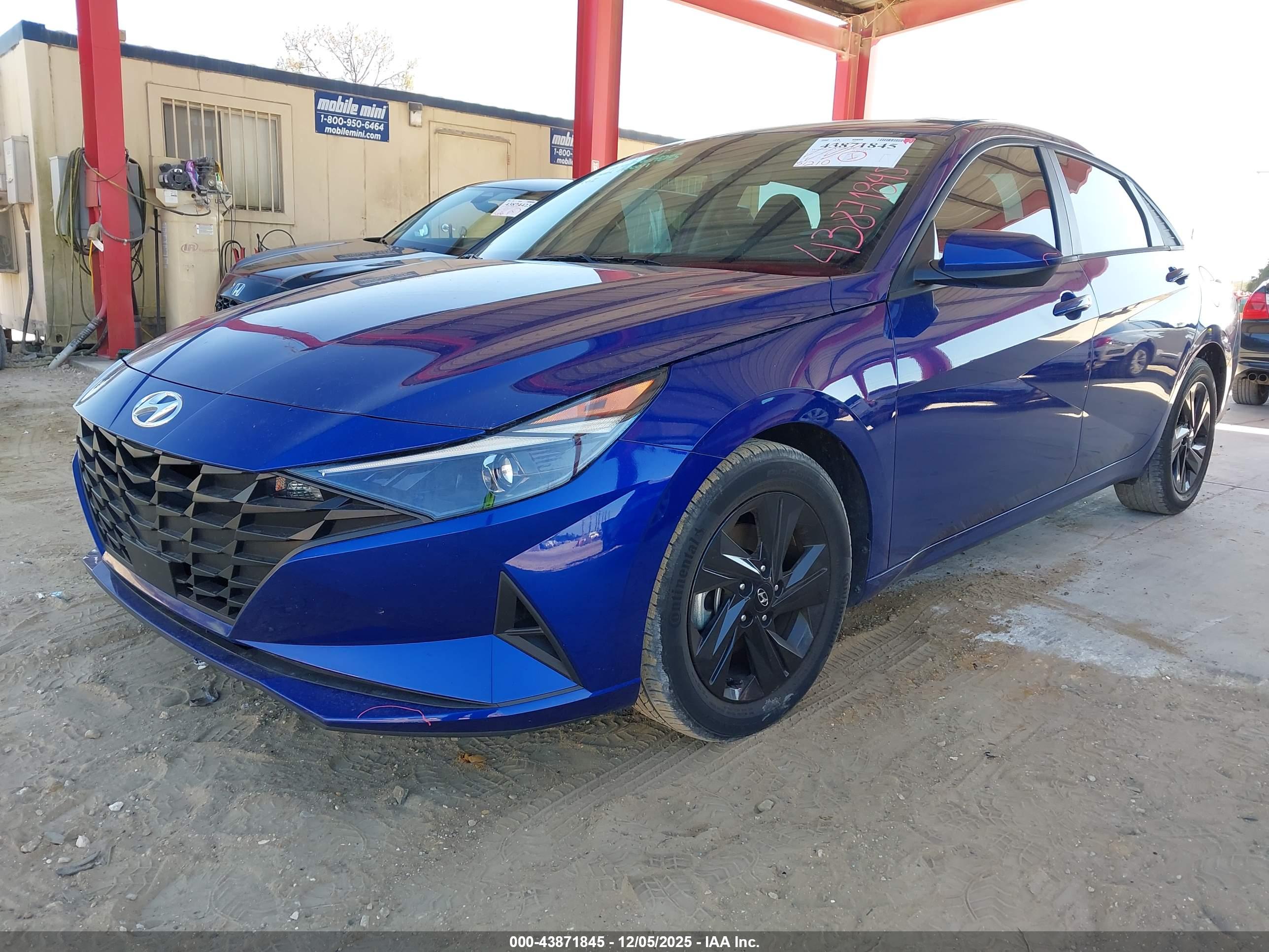 HYUNDAI ELANTRA image 2