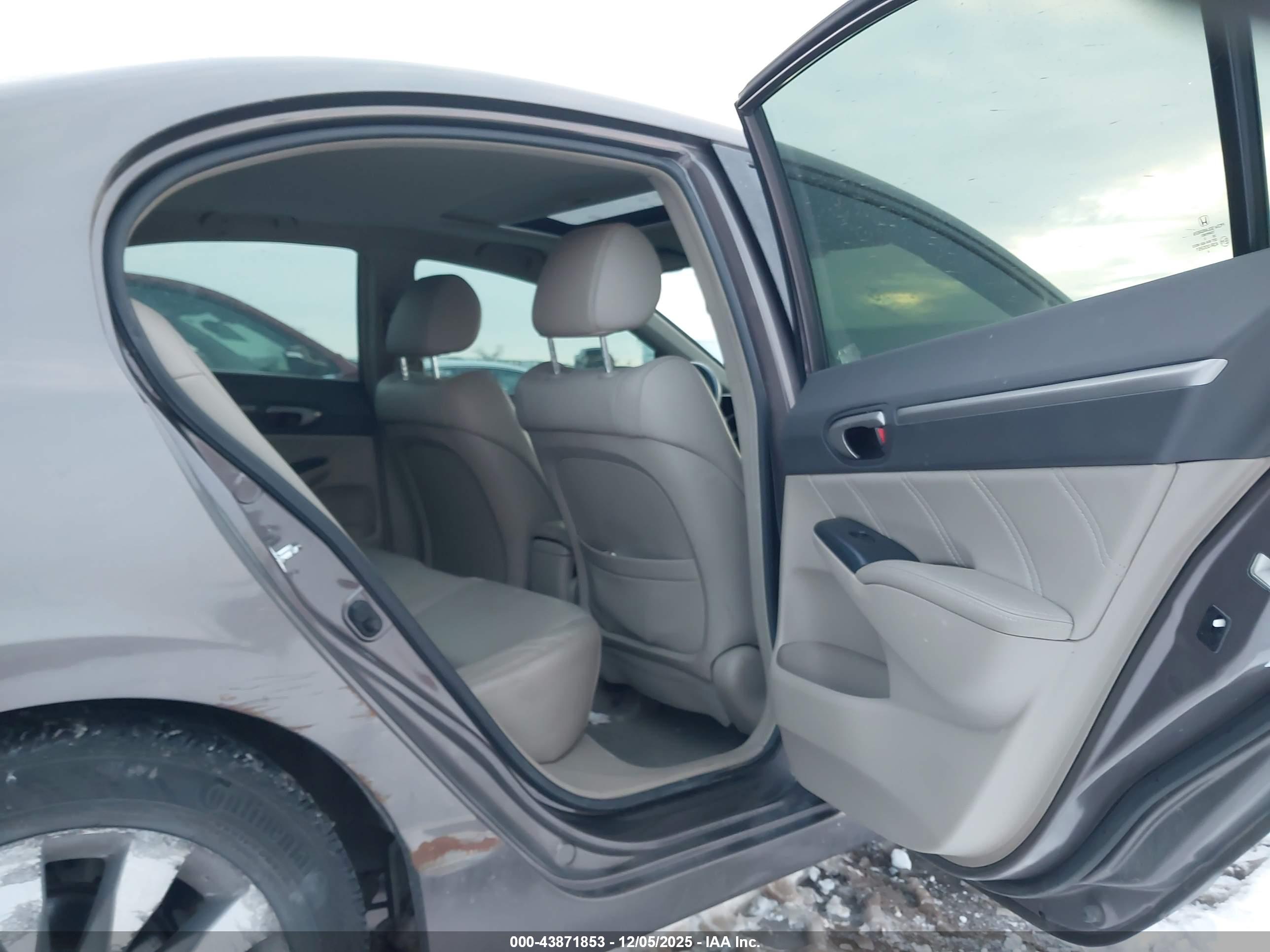 HONDA CIVIC image 8