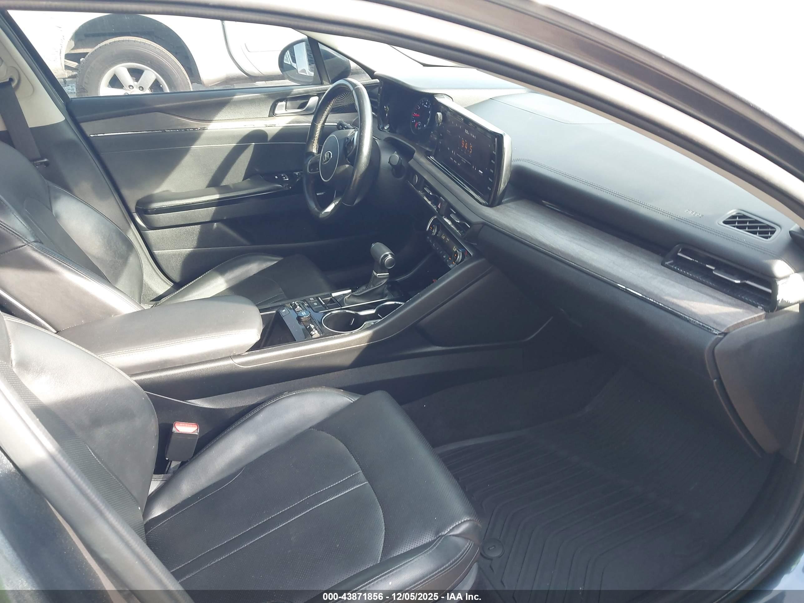 KIA K5 image 5