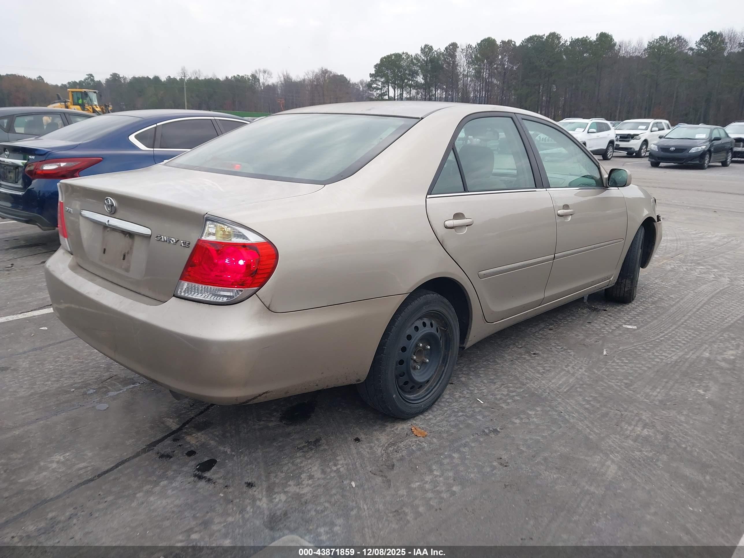 TOYOTA CAMRY image 4