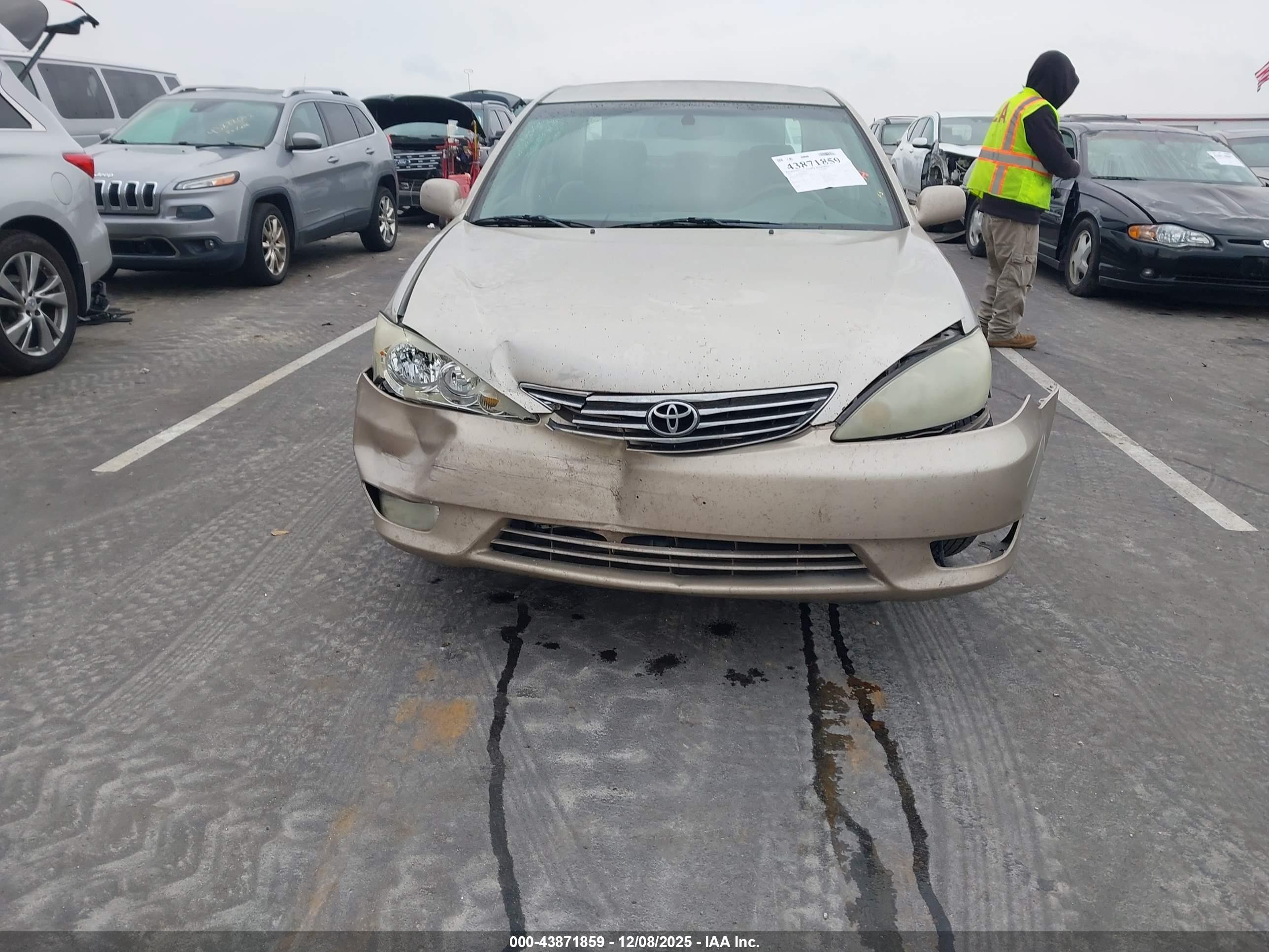 TOYOTA CAMRY image 6