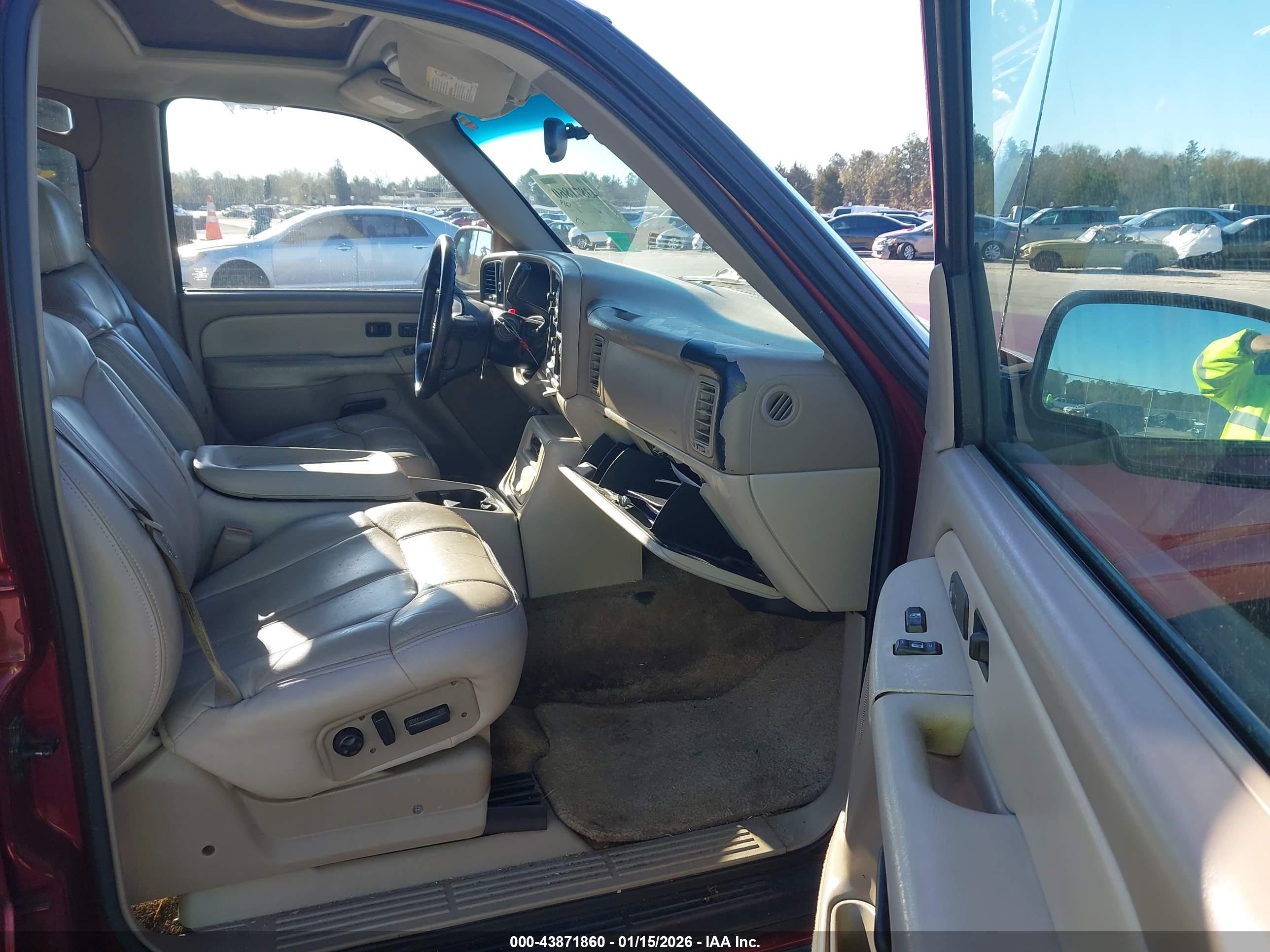 CHEVROLET TAHOE image 5