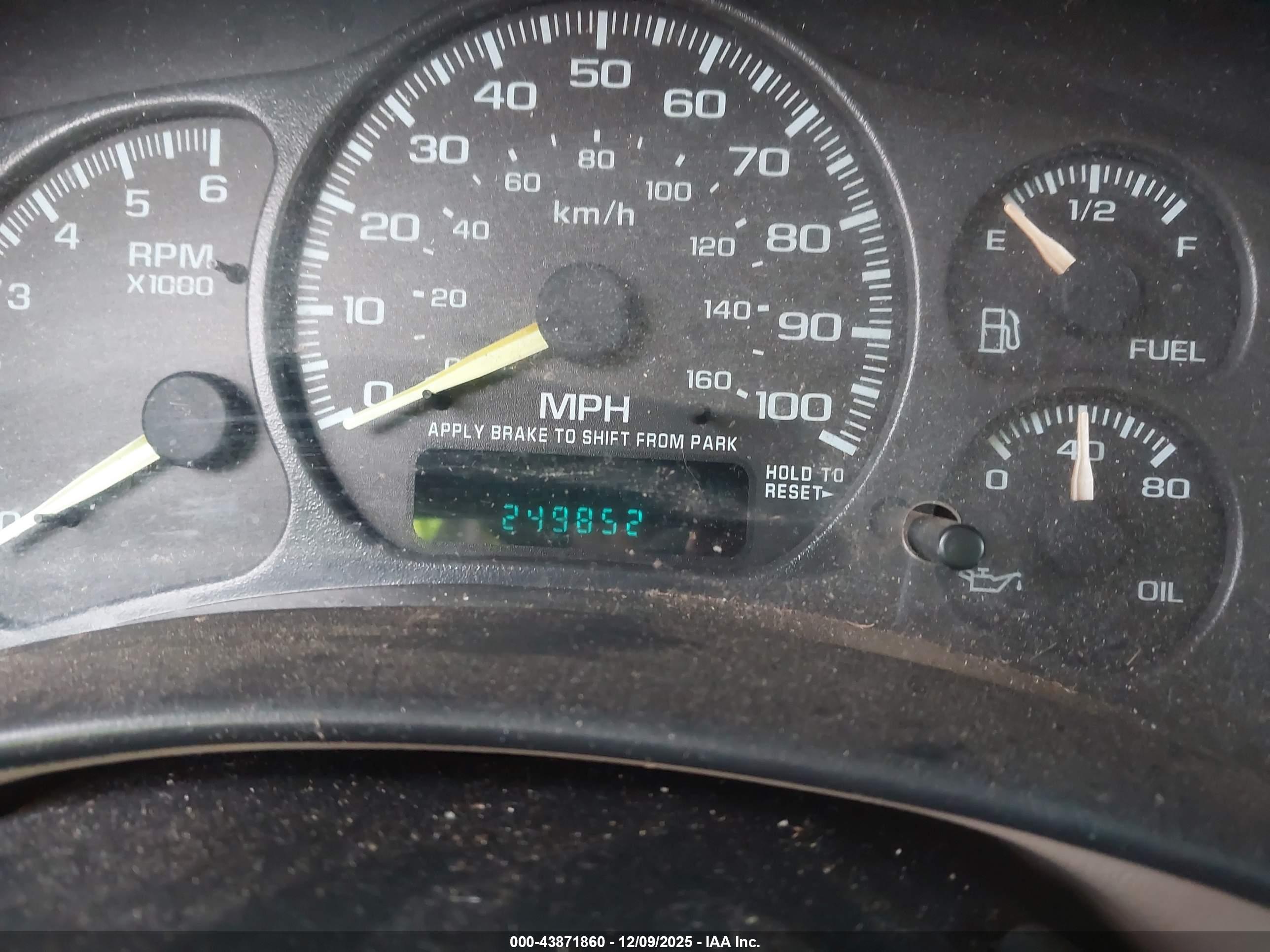 CHEVROLET TAHOE image 7