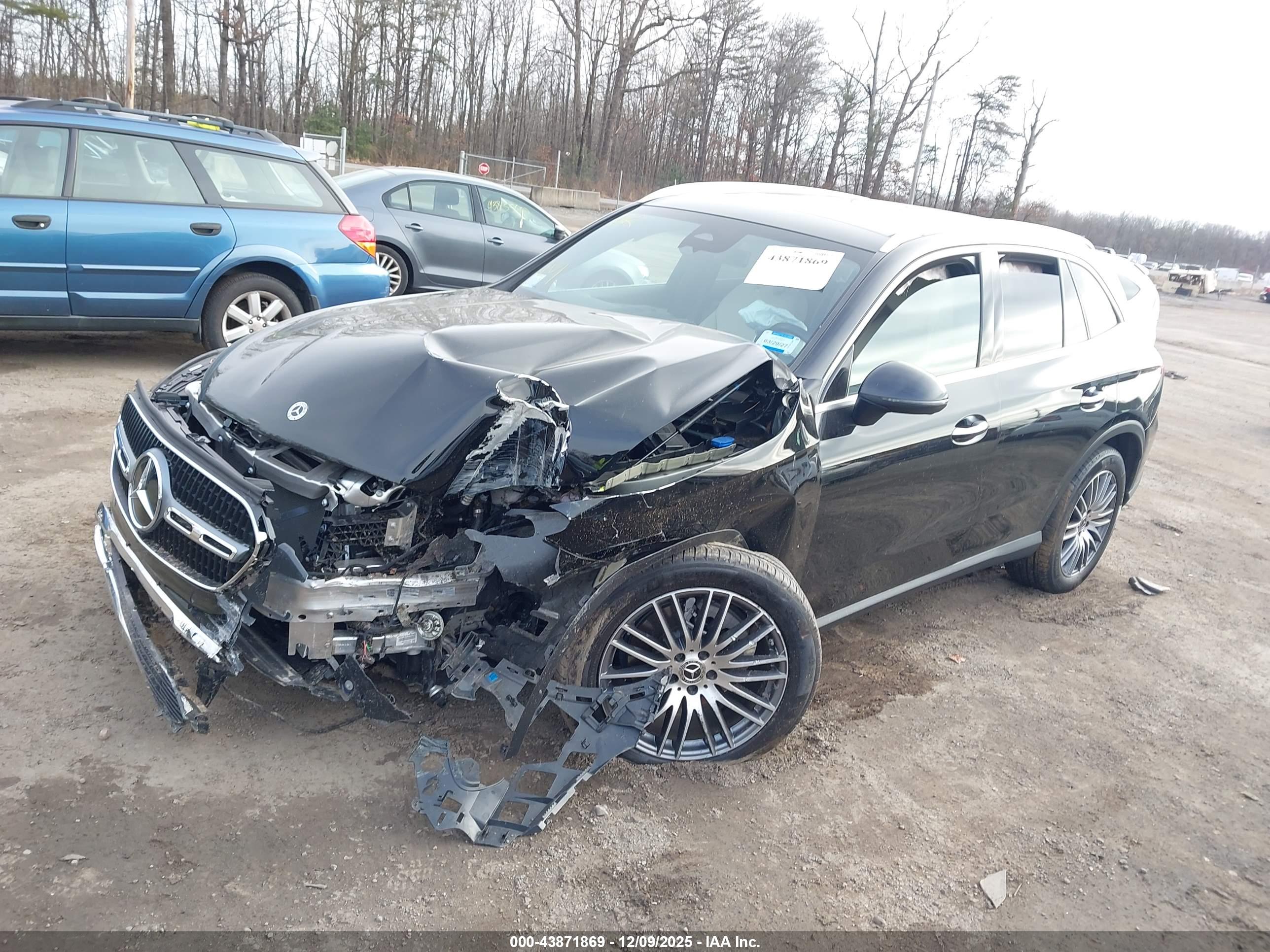 MERCEDES-BENZ GLC image 2