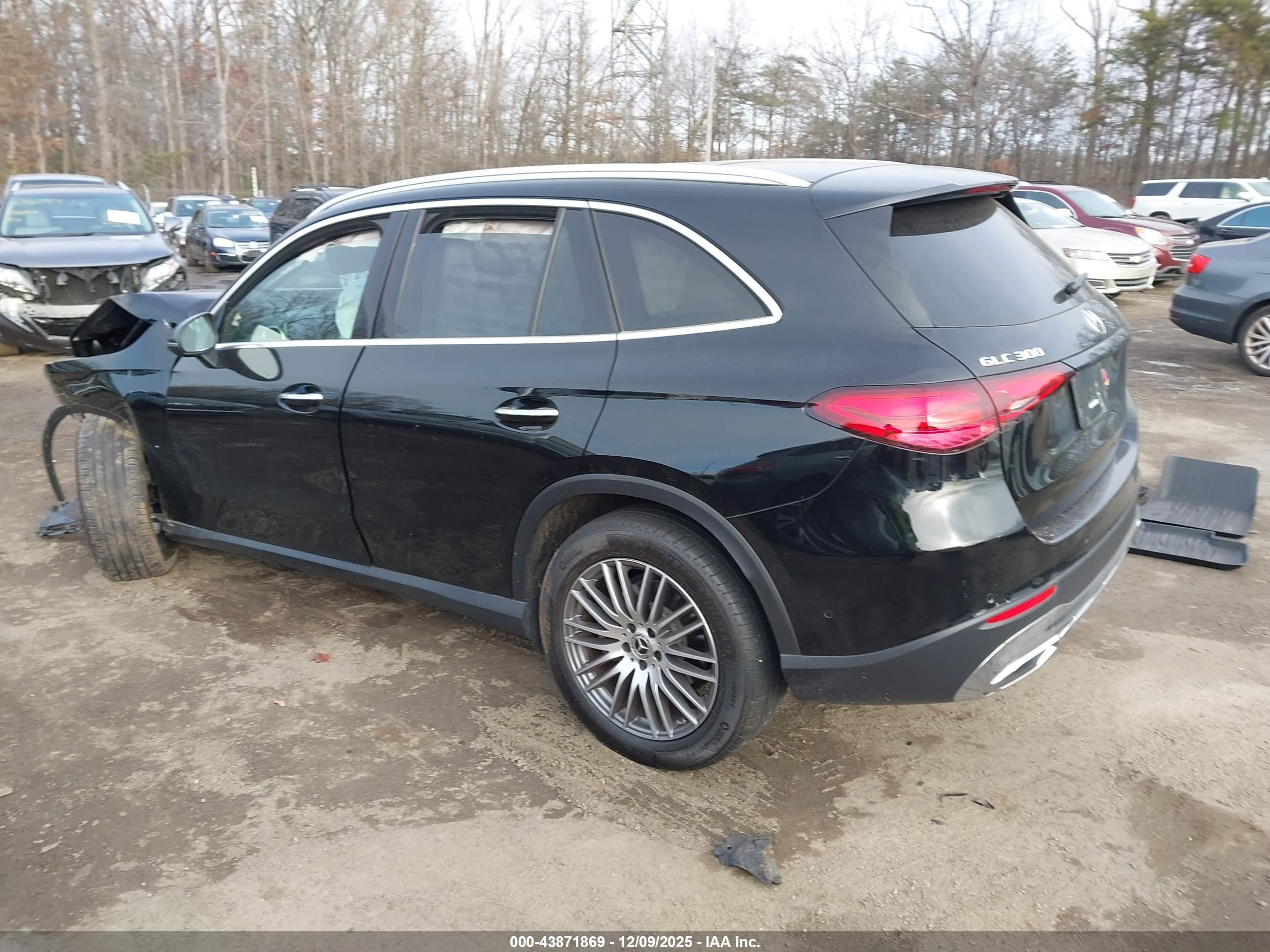 MERCEDES-BENZ GLC image 3