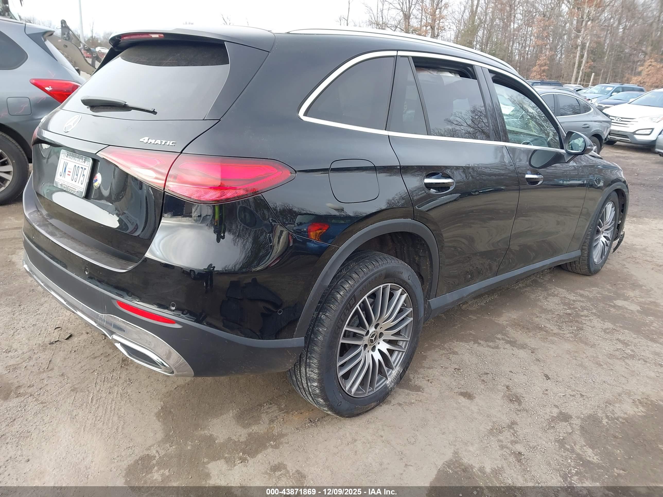 MERCEDES-BENZ GLC image 4