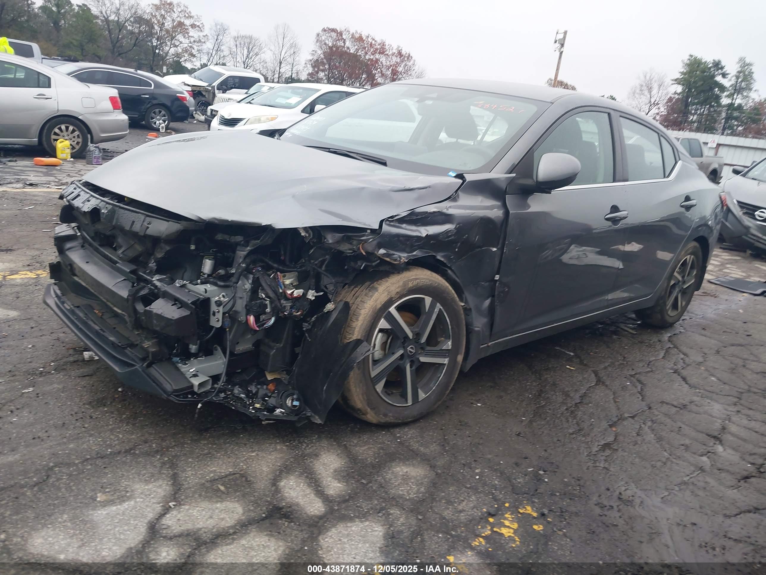 NISSAN SENTRA image 2