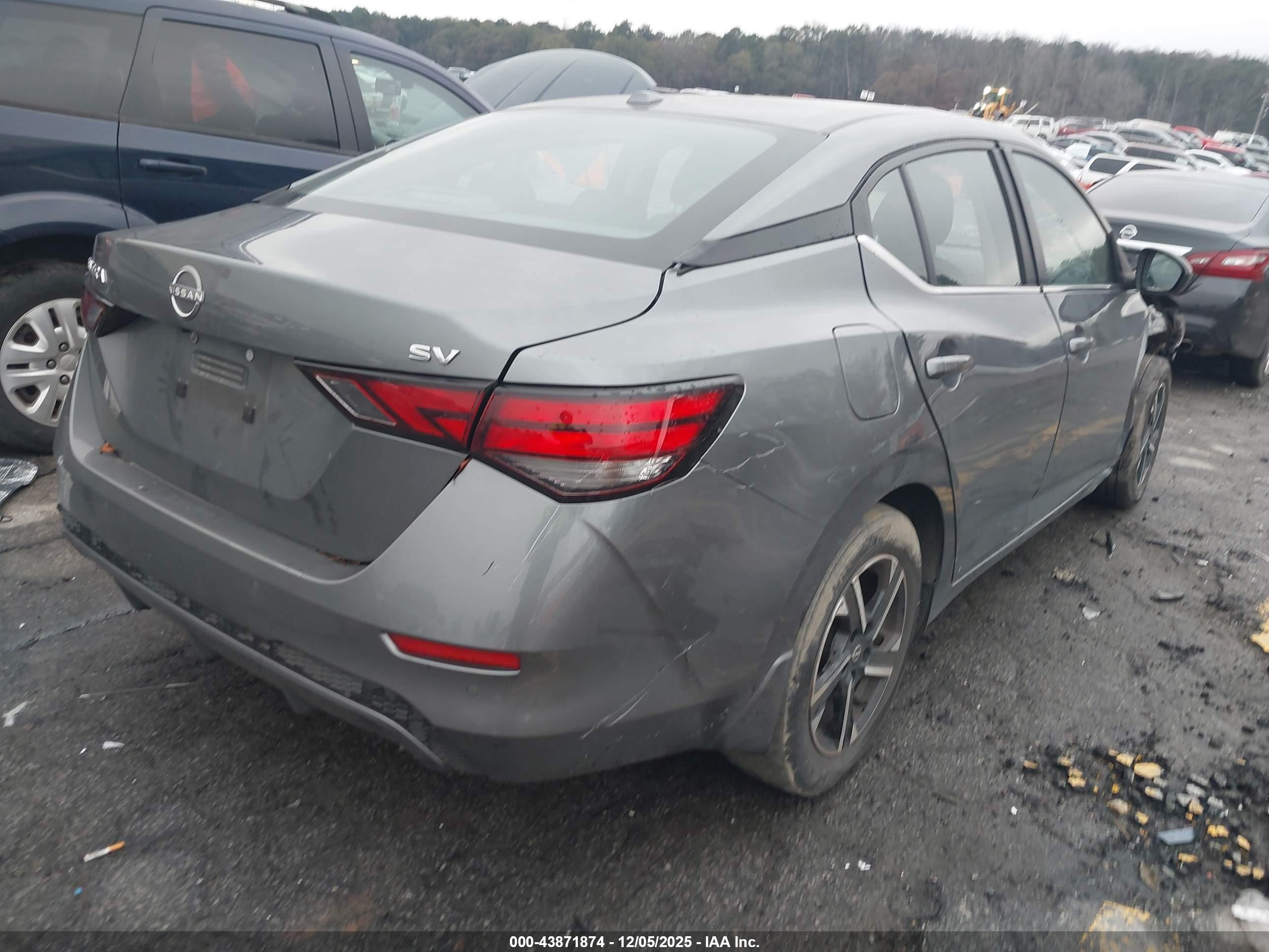 NISSAN SENTRA image 4